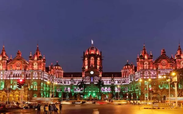 Nearby landmark in Hotel Sun City - Near Saifee Hospital And H N Reliance Hospital