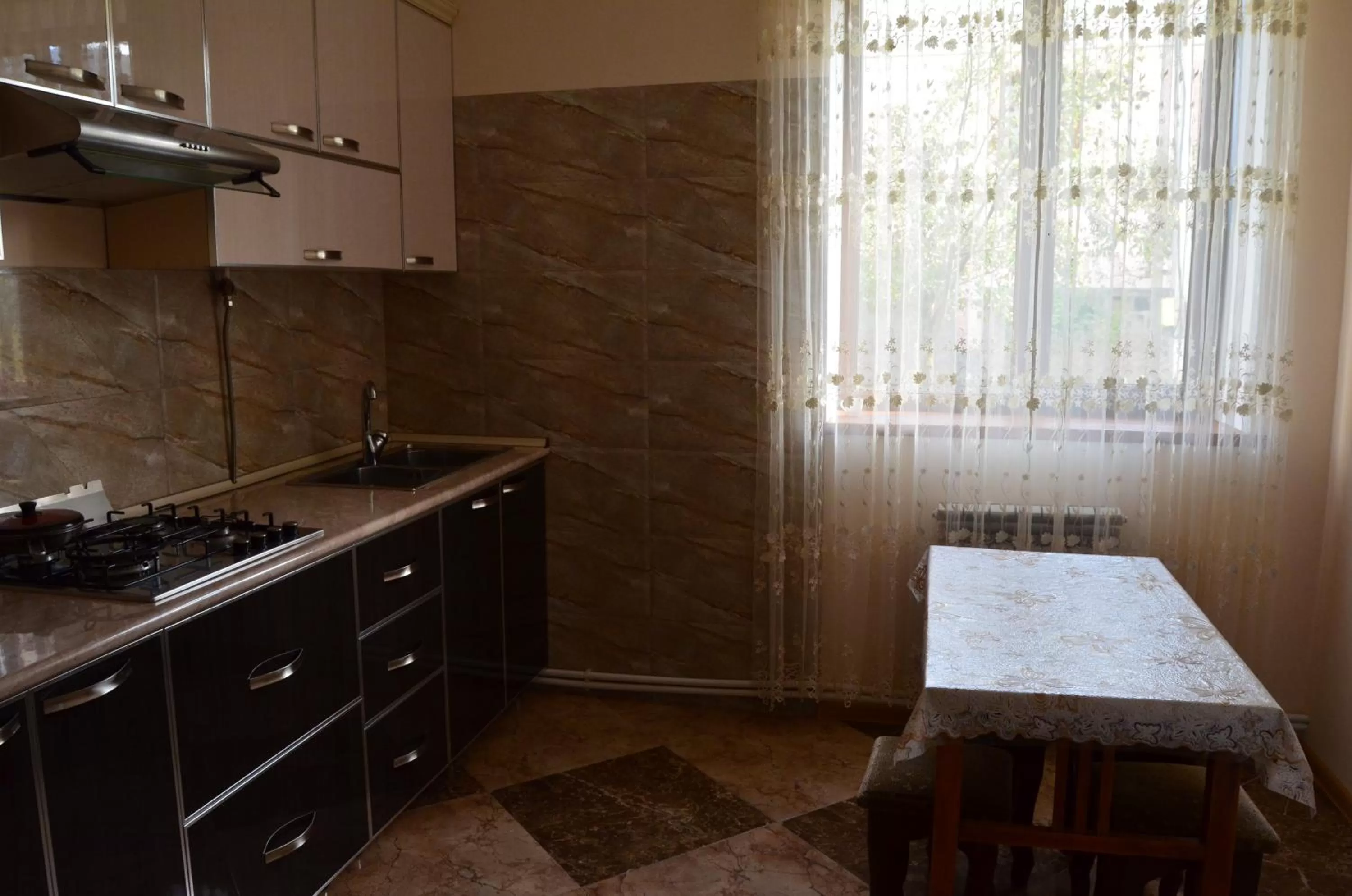 Kitchen/Kitchenette in Green Dilijan B&B