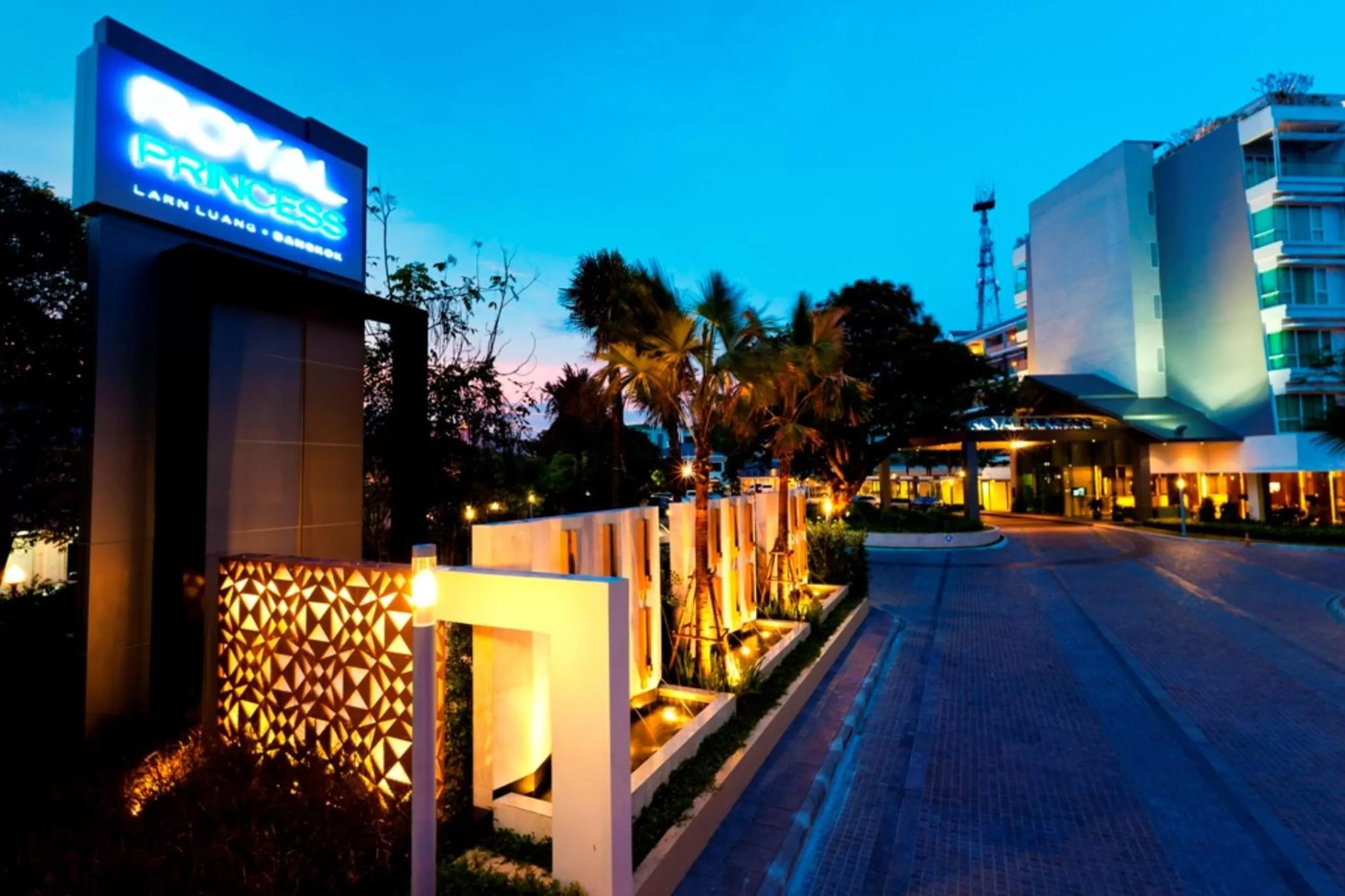 Facade/entrance in Royal Princess Larn Luang - SHA Extra Plus