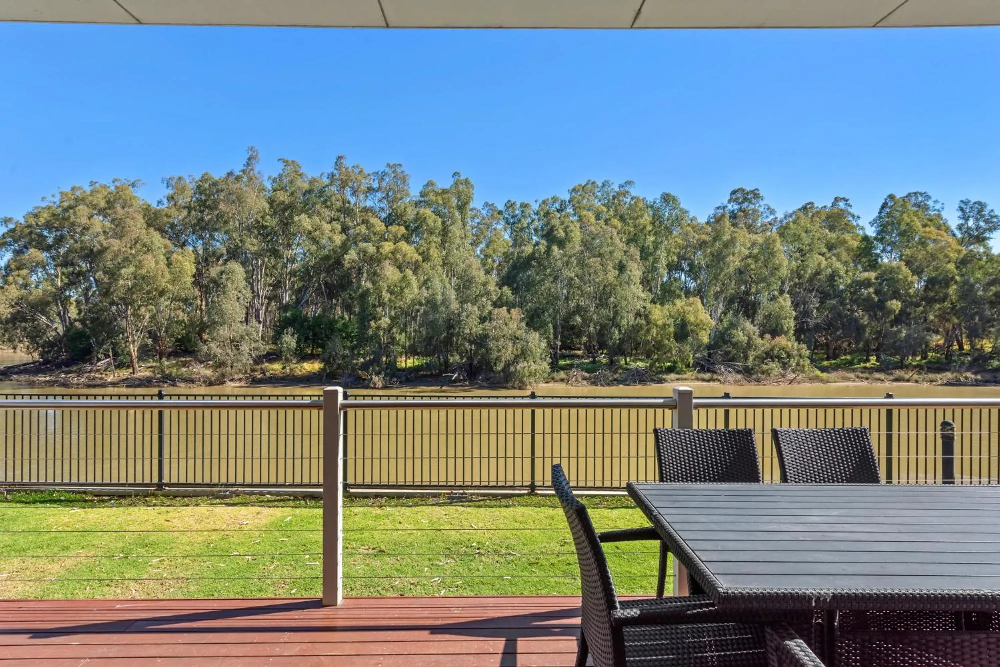 Balcony/Terrace in Discovery Parks - Maidens Inn Moama
