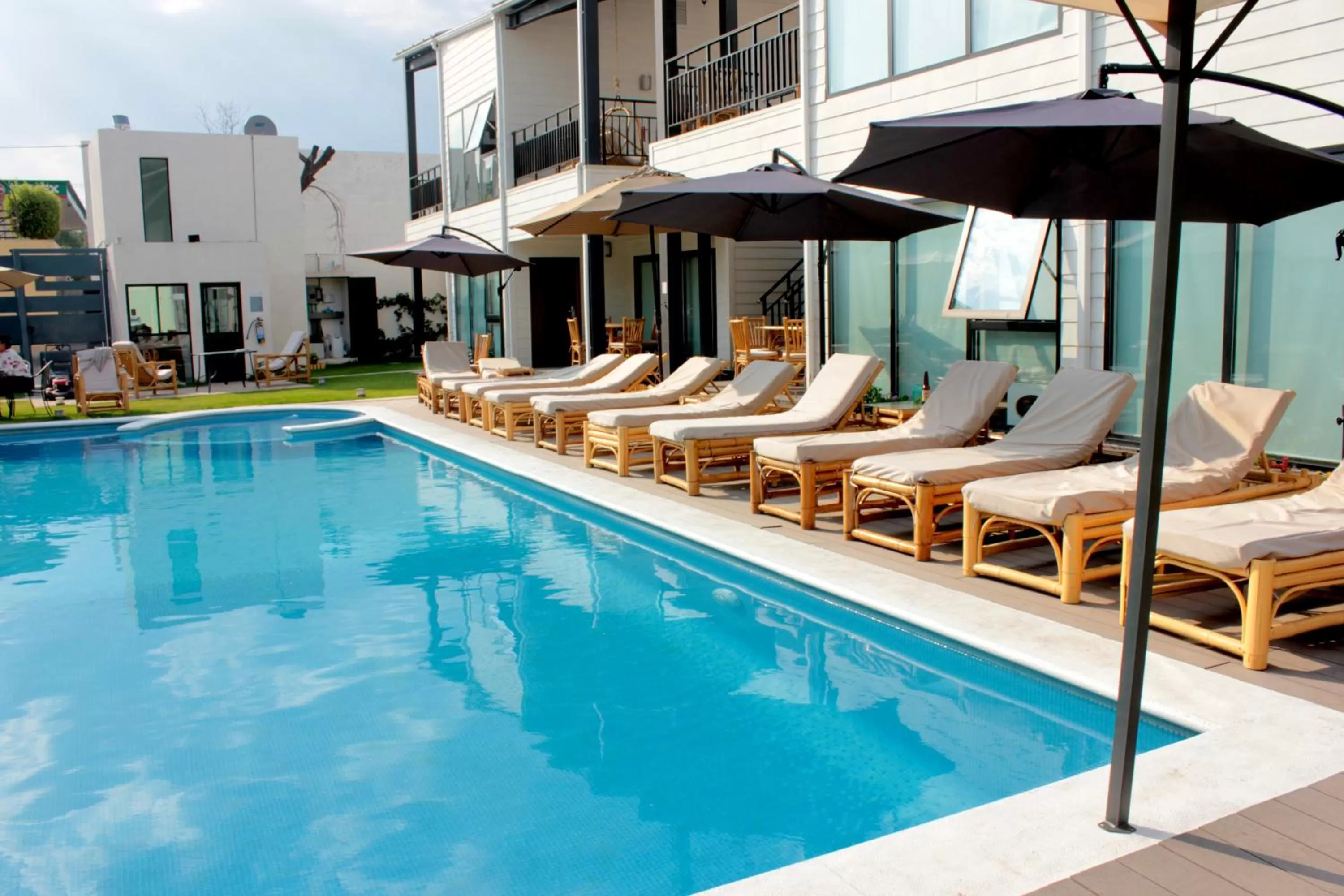 Swimming pool in Grand Gardenia