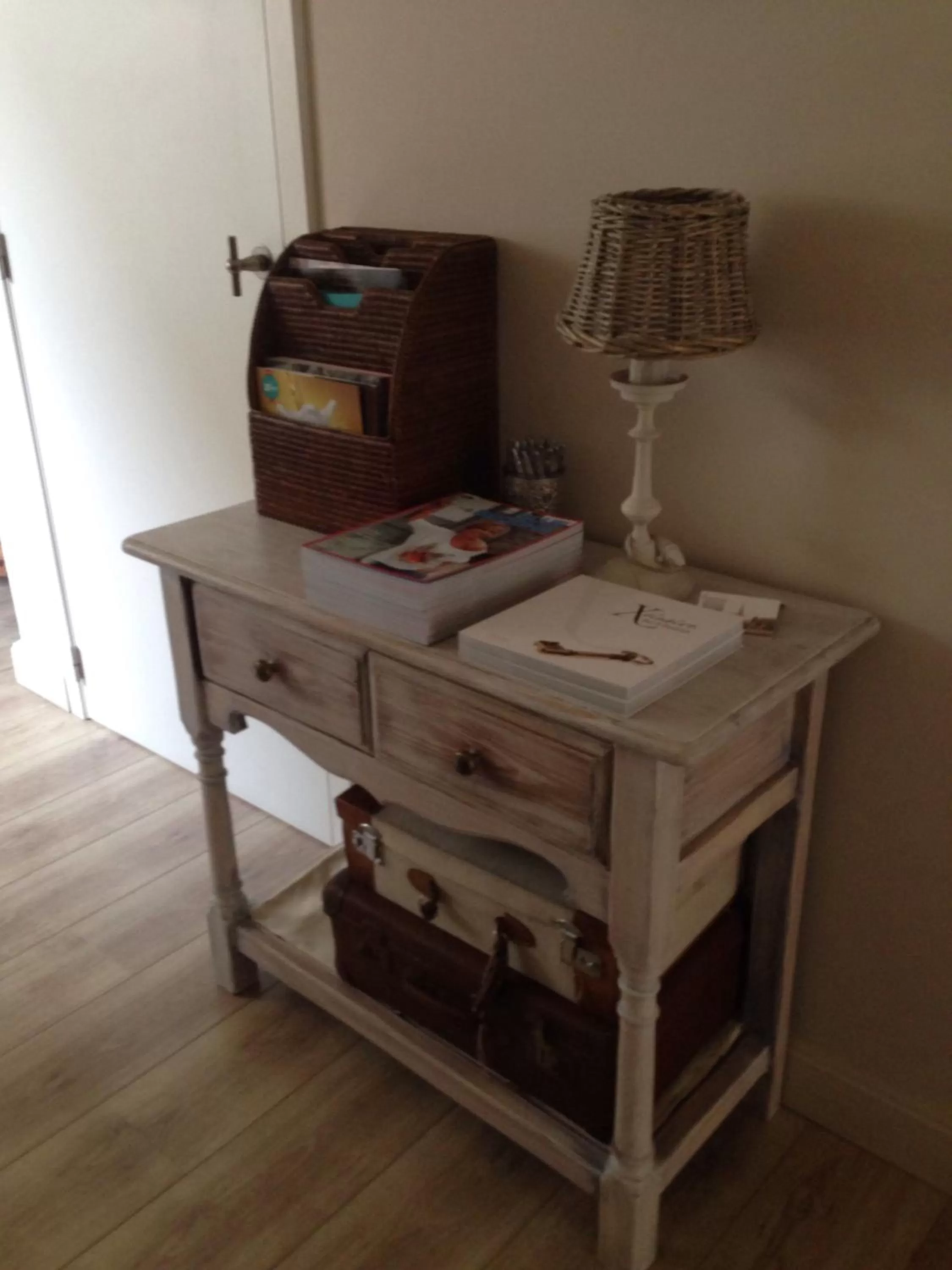 Other, TV/Entertainment Center in B&B Silentium