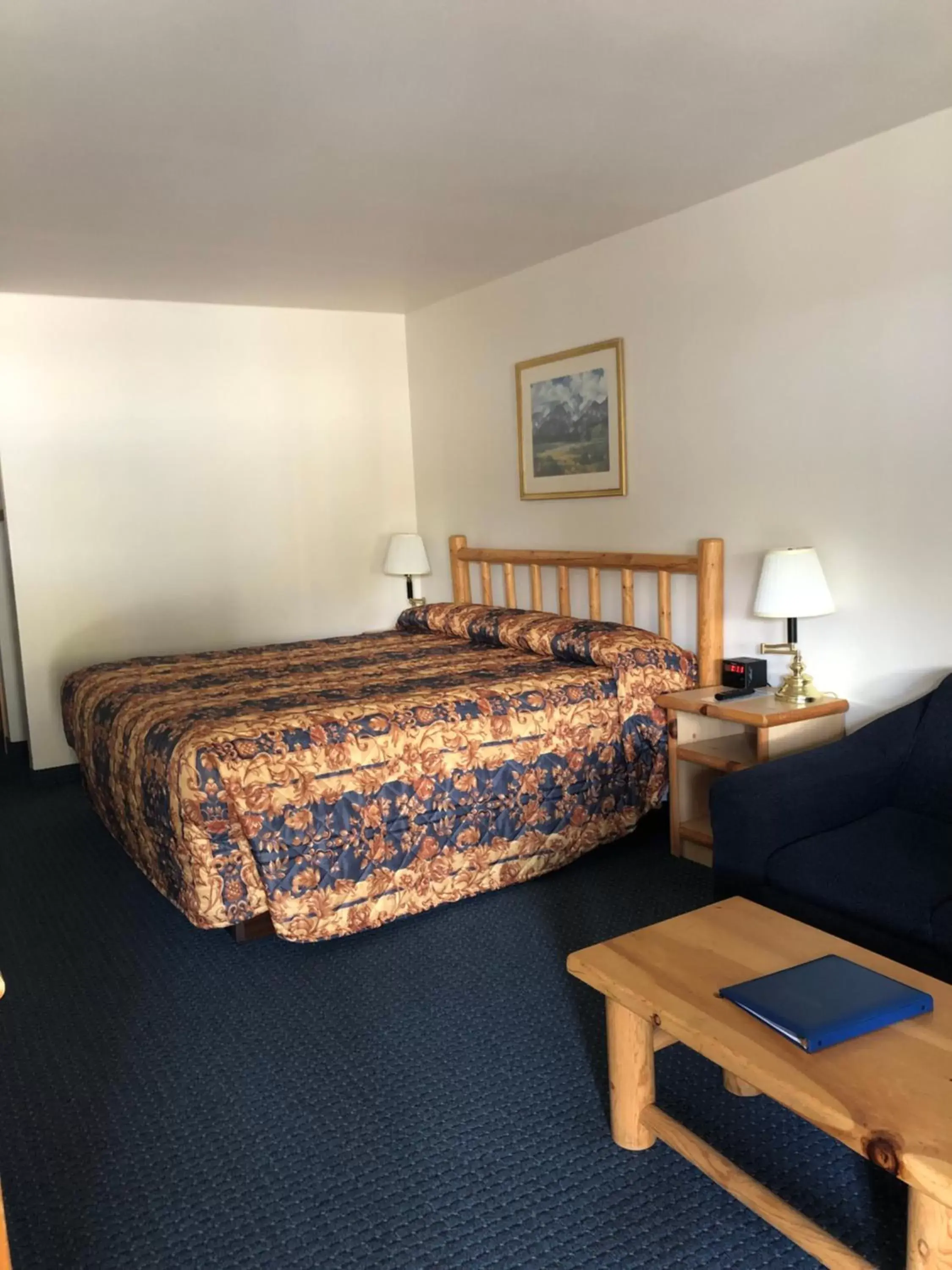 King Room - Non-Smoking in Edgewater Inn Shady Cove King Room - Non-Smoking in Edgewater Inn Shady Cove