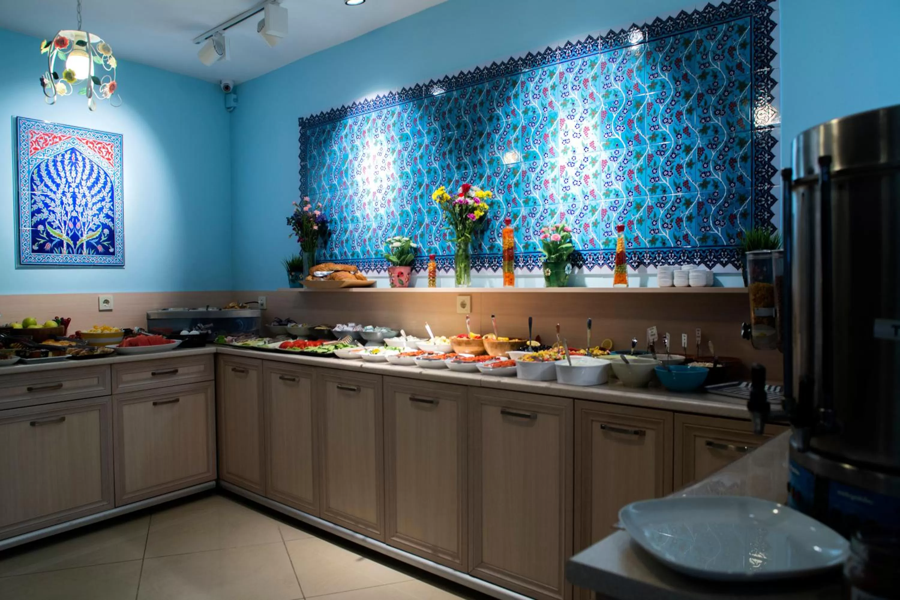 Buffet breakfast in Hotel Tashkonak Istanbul