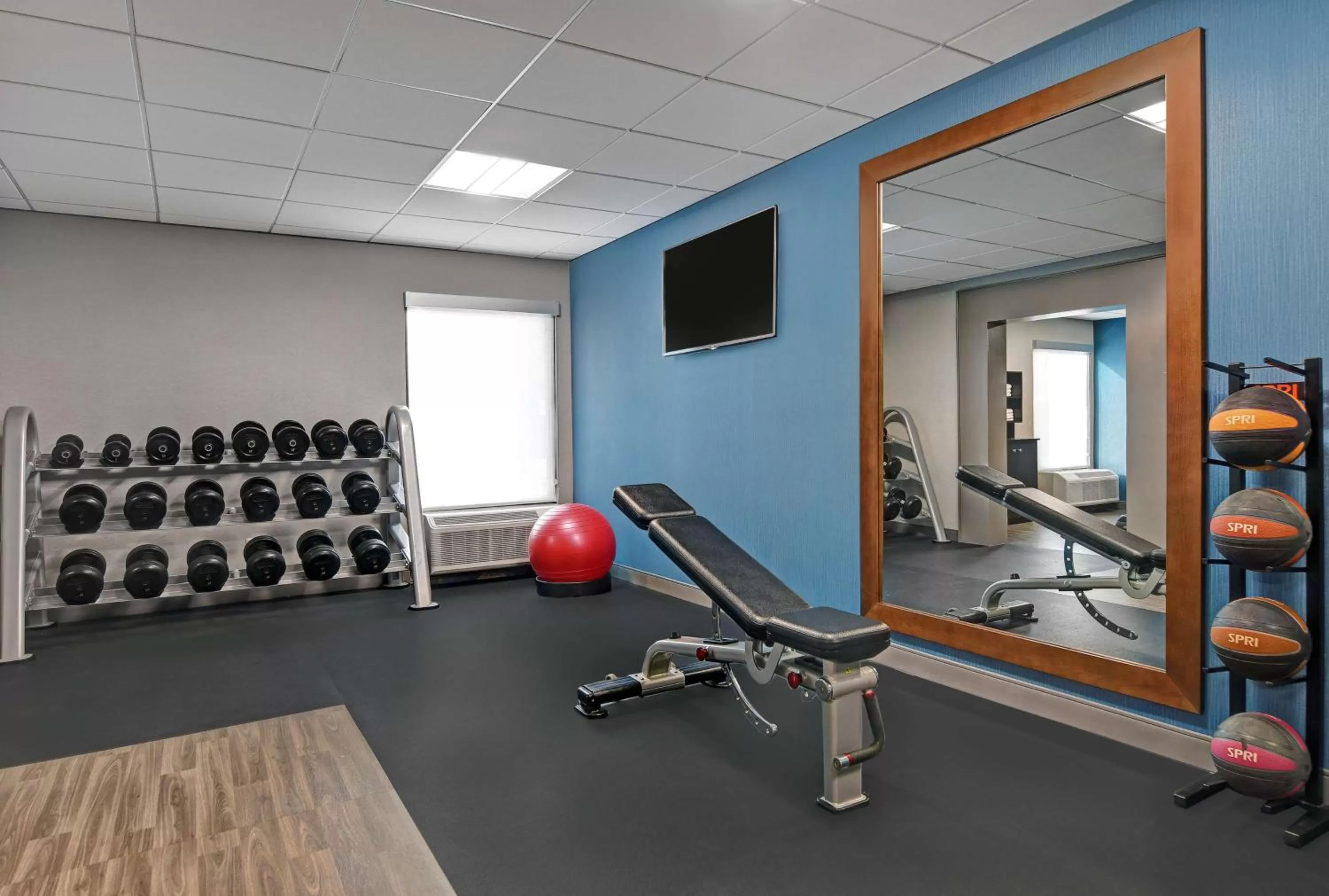 Fitness centre/facilities in Hampton Inn Patriots Point