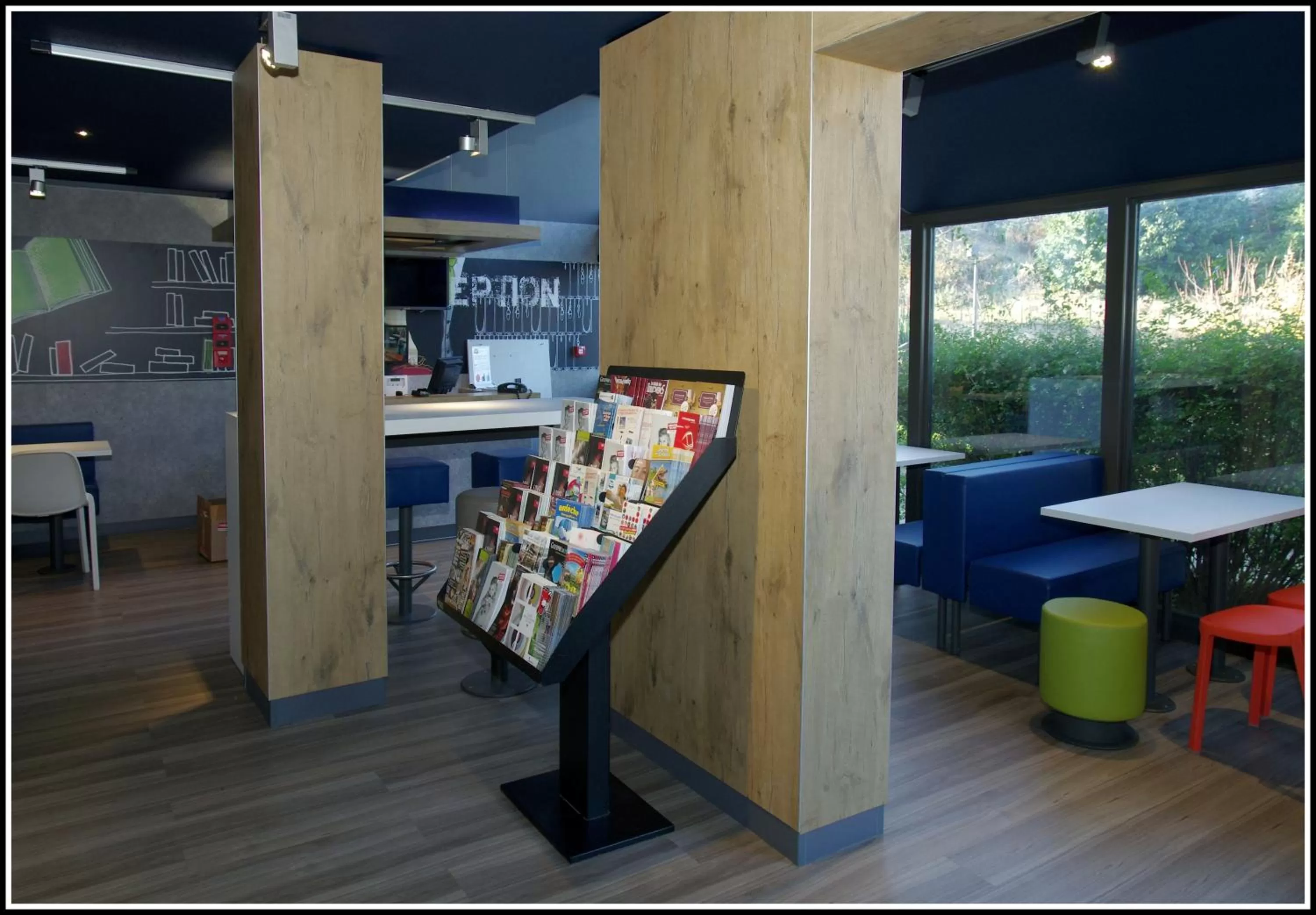 Lobby or reception in ibis budget Lyon Sud St Genis Laval