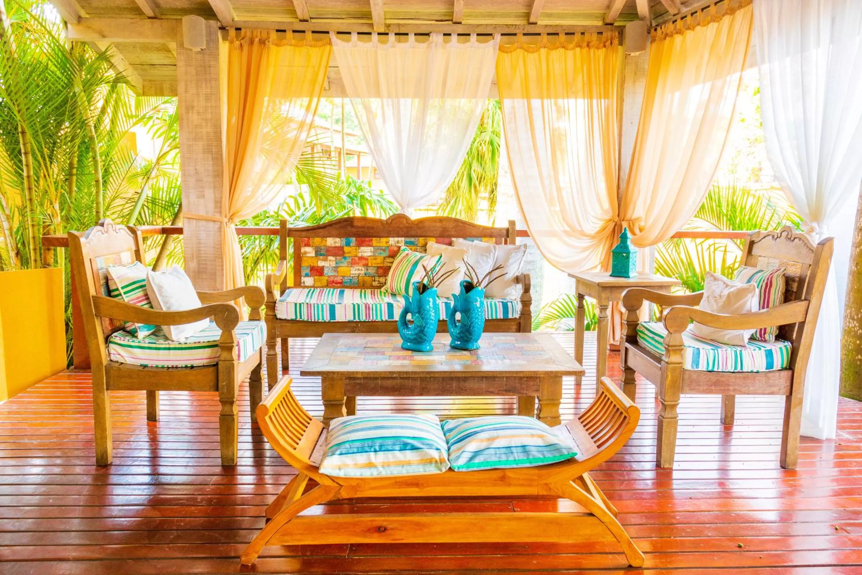 Lounge or bar in Bahiamarela Boutique Hotel & SPA