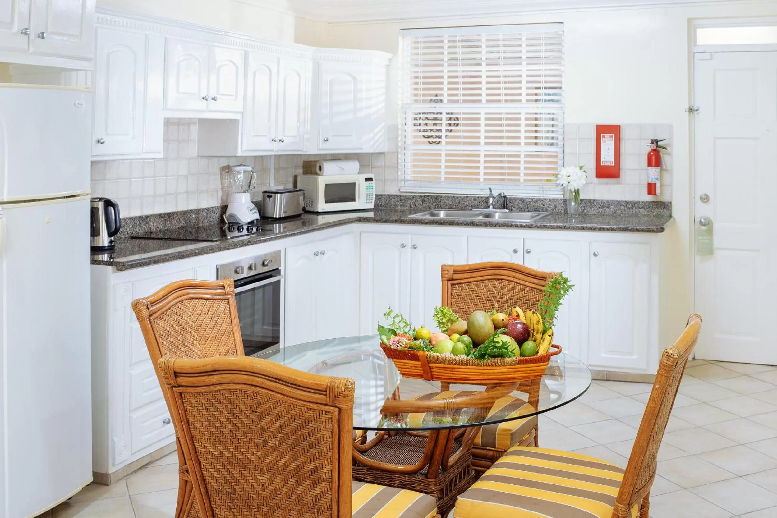 Living room in Bay Gardens Hotel