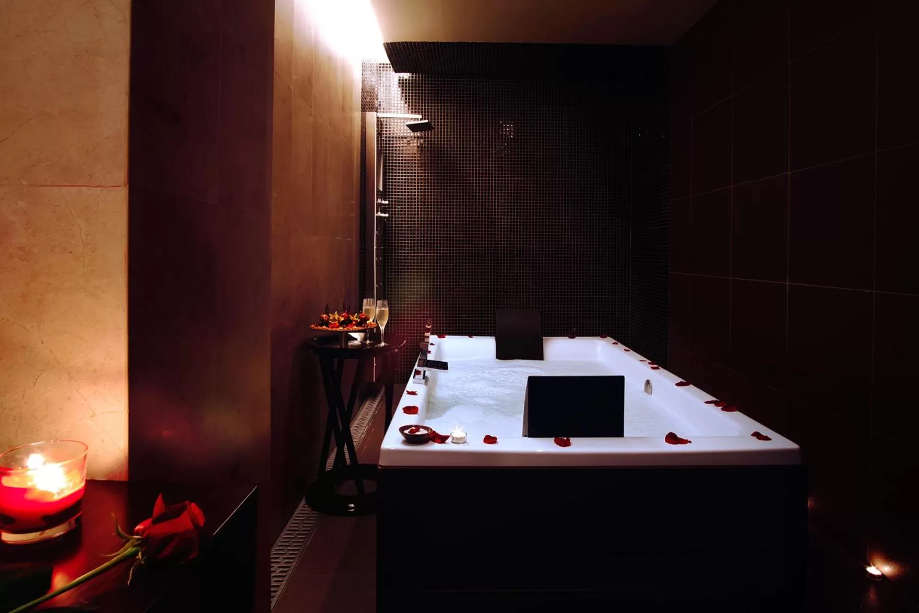 Hot Tub in Sweet Atlantic Hotel & Spa