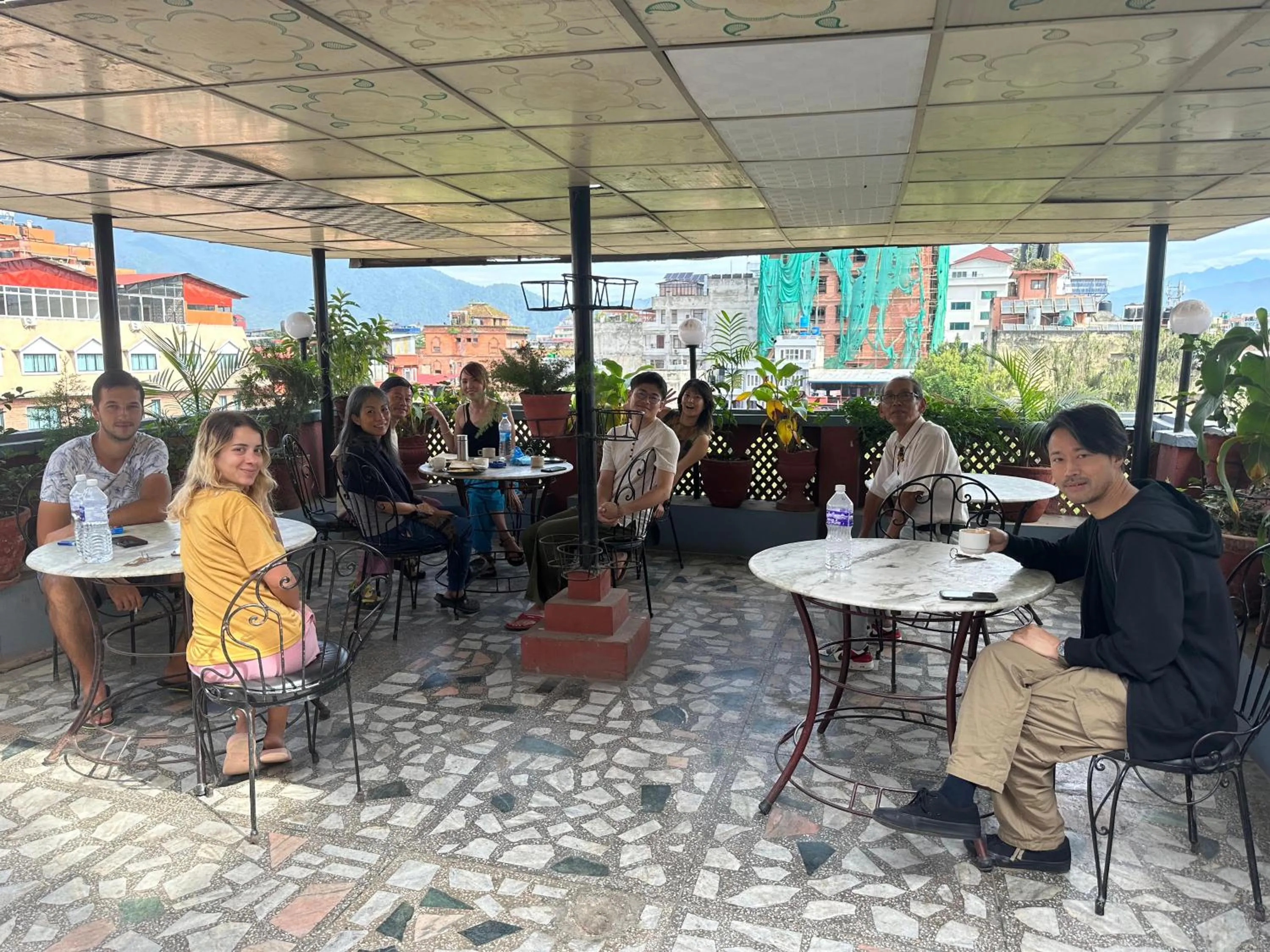 Restaurant/places to eat in Hotel Travelers Home