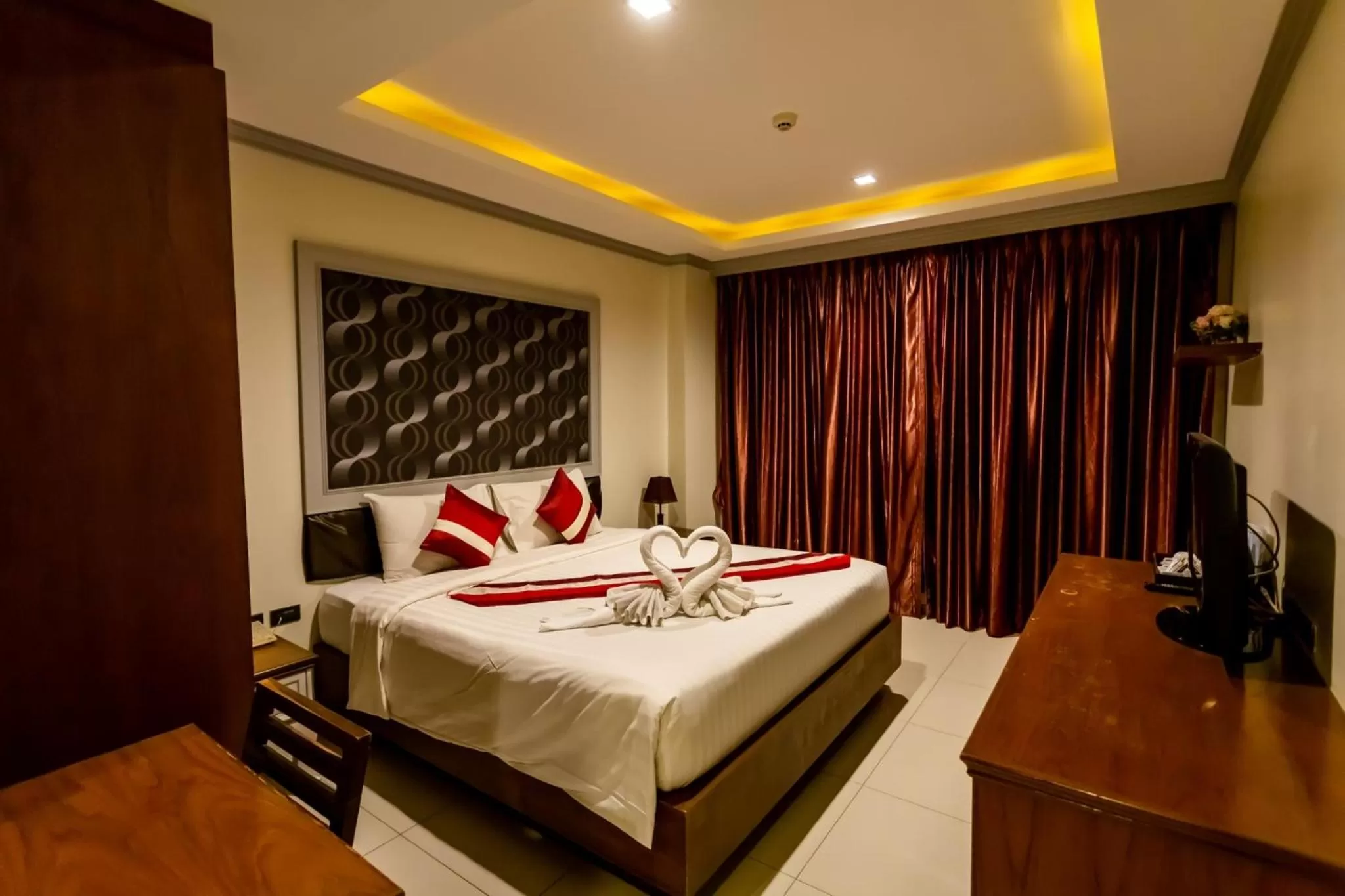 Photo of the whole room, Bed in Honey Boutique Hotel