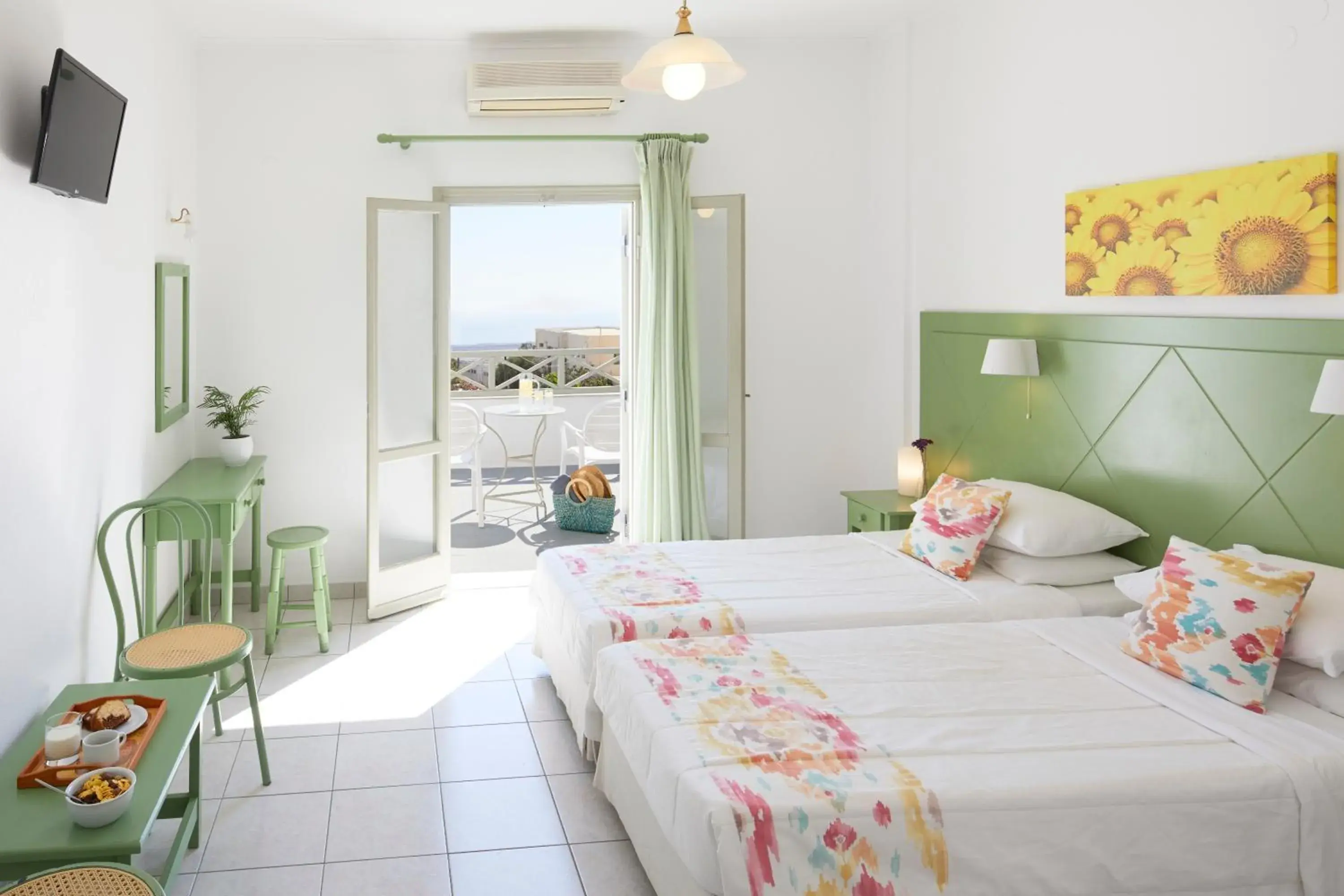 Double or Twin Room in Nissos Thira Double or Twin Room in Nissos Thira
