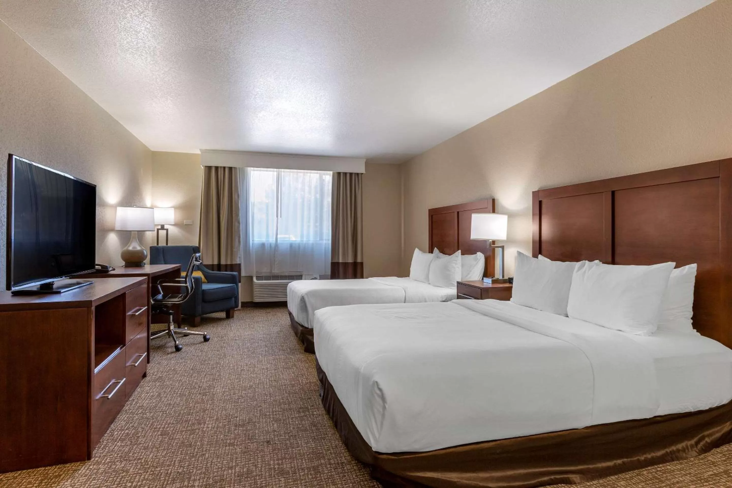 Bedroom, Bed in Comfort Inn & Suites Coeur d'Alene