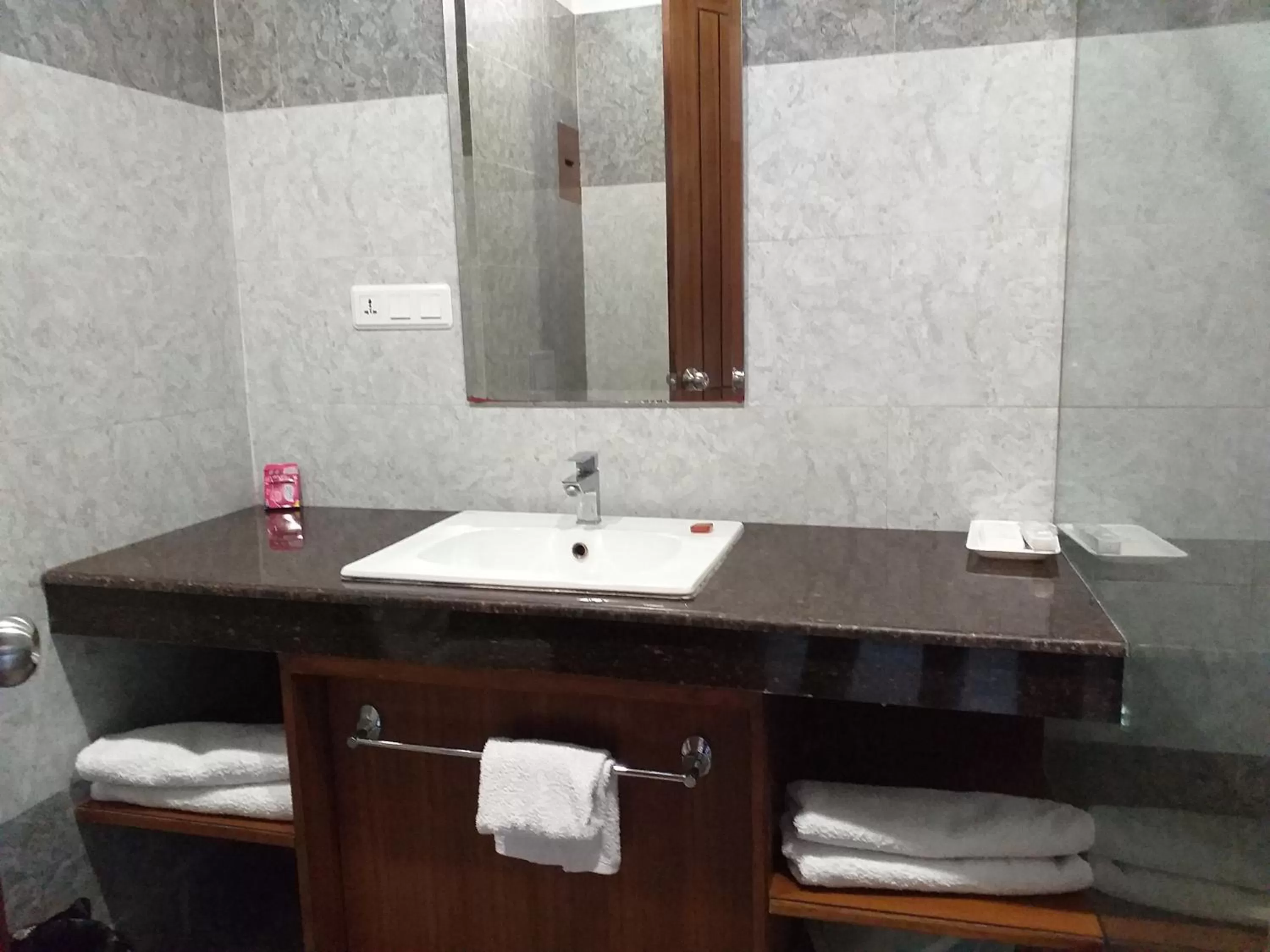 Bathroom in Grand Hotel Nawanshahr