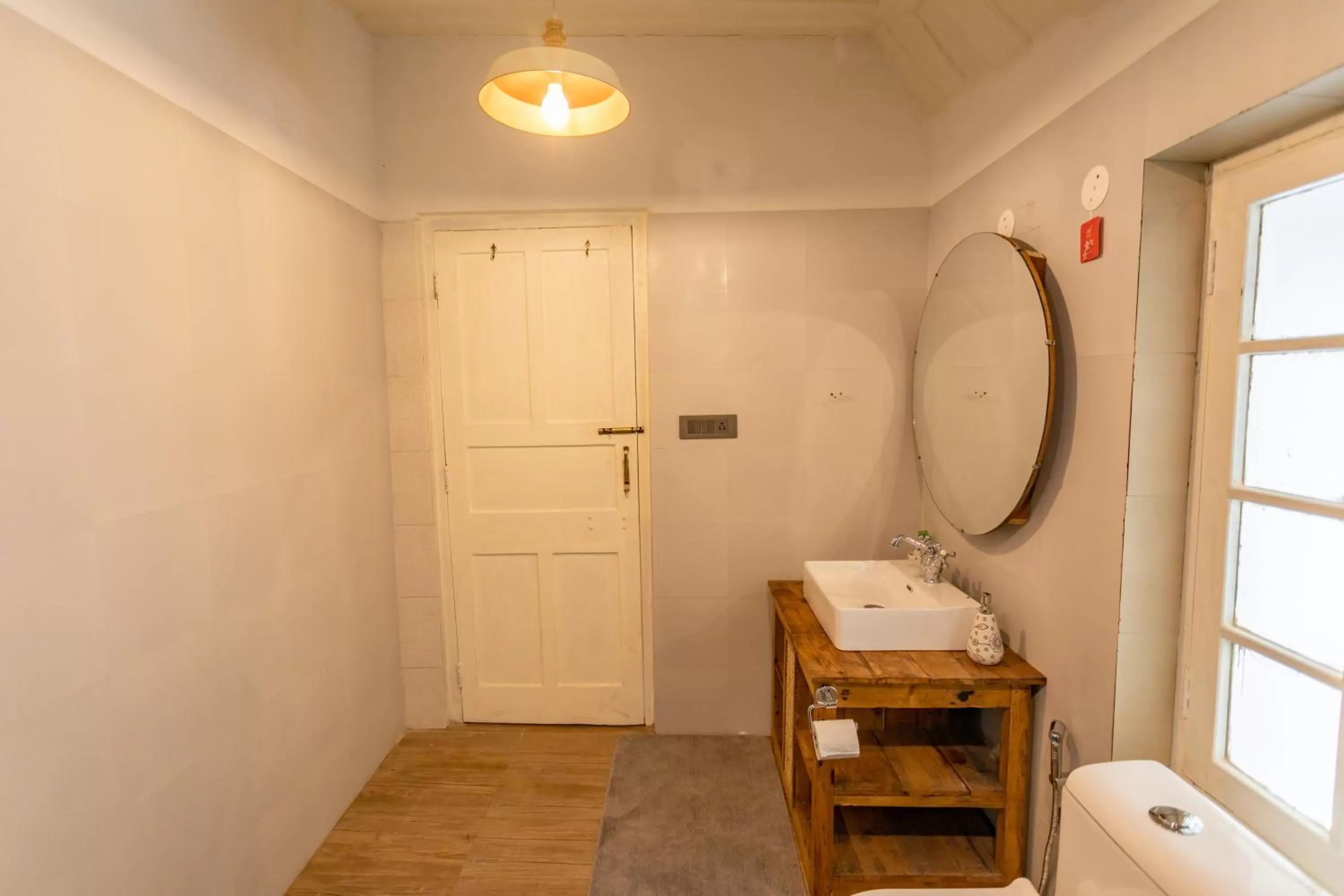 Bathroom in Seclude Shimla, Taraview