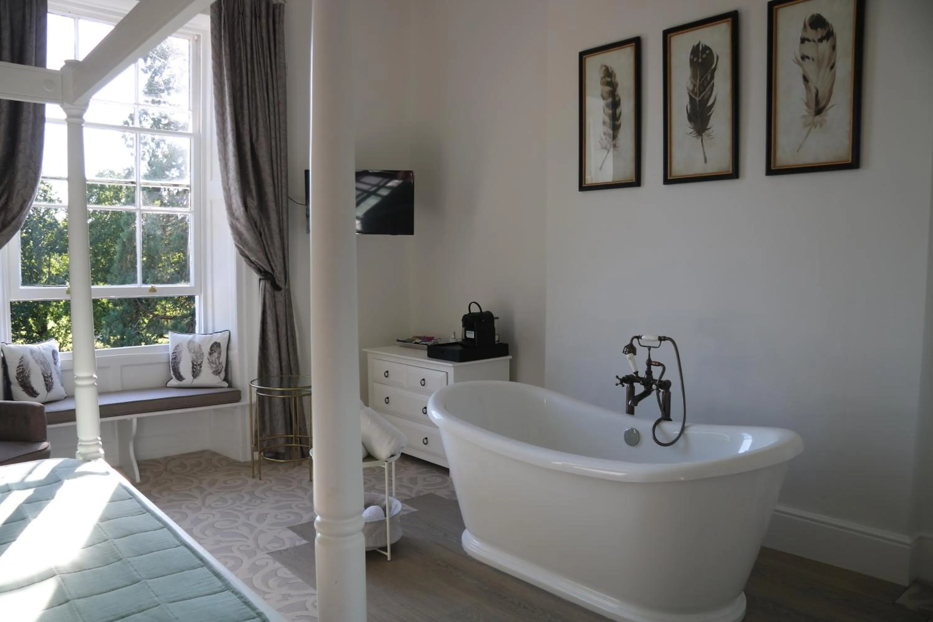 Bath in Bartley Lodge Hotel