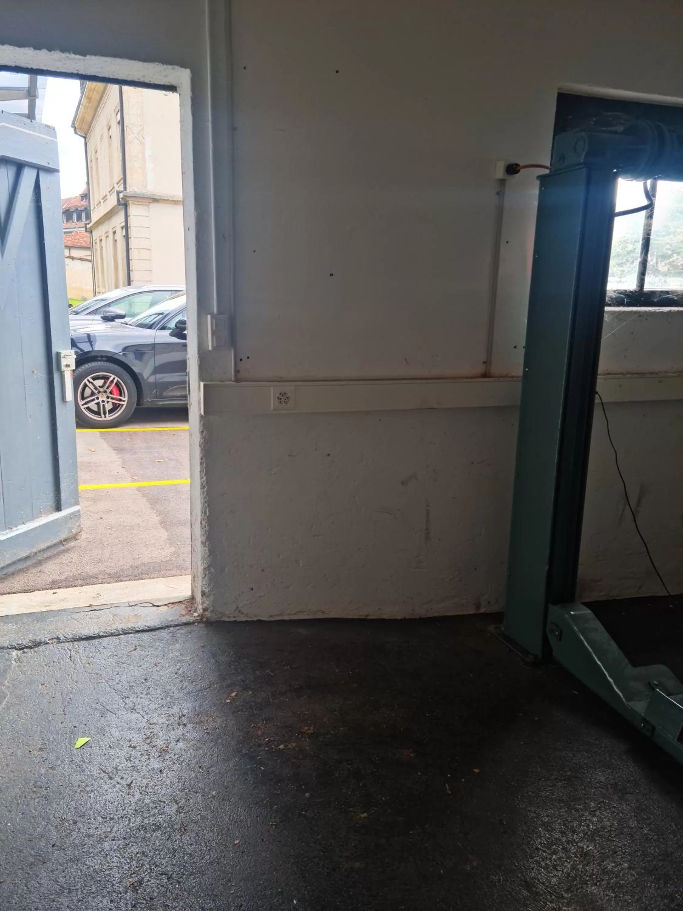 Parking in La Factory