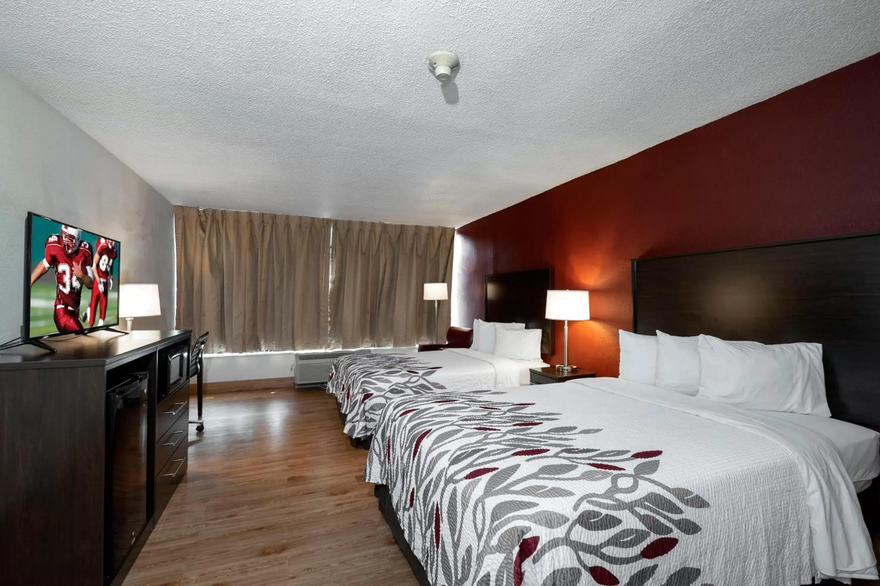 Deluxe Double Room with Two Double Beds - Smoking in Red Roof Inn Marion, VA Deluxe Double Room with Two Double Beds - Smoking in Red Roof Inn Marion, VA