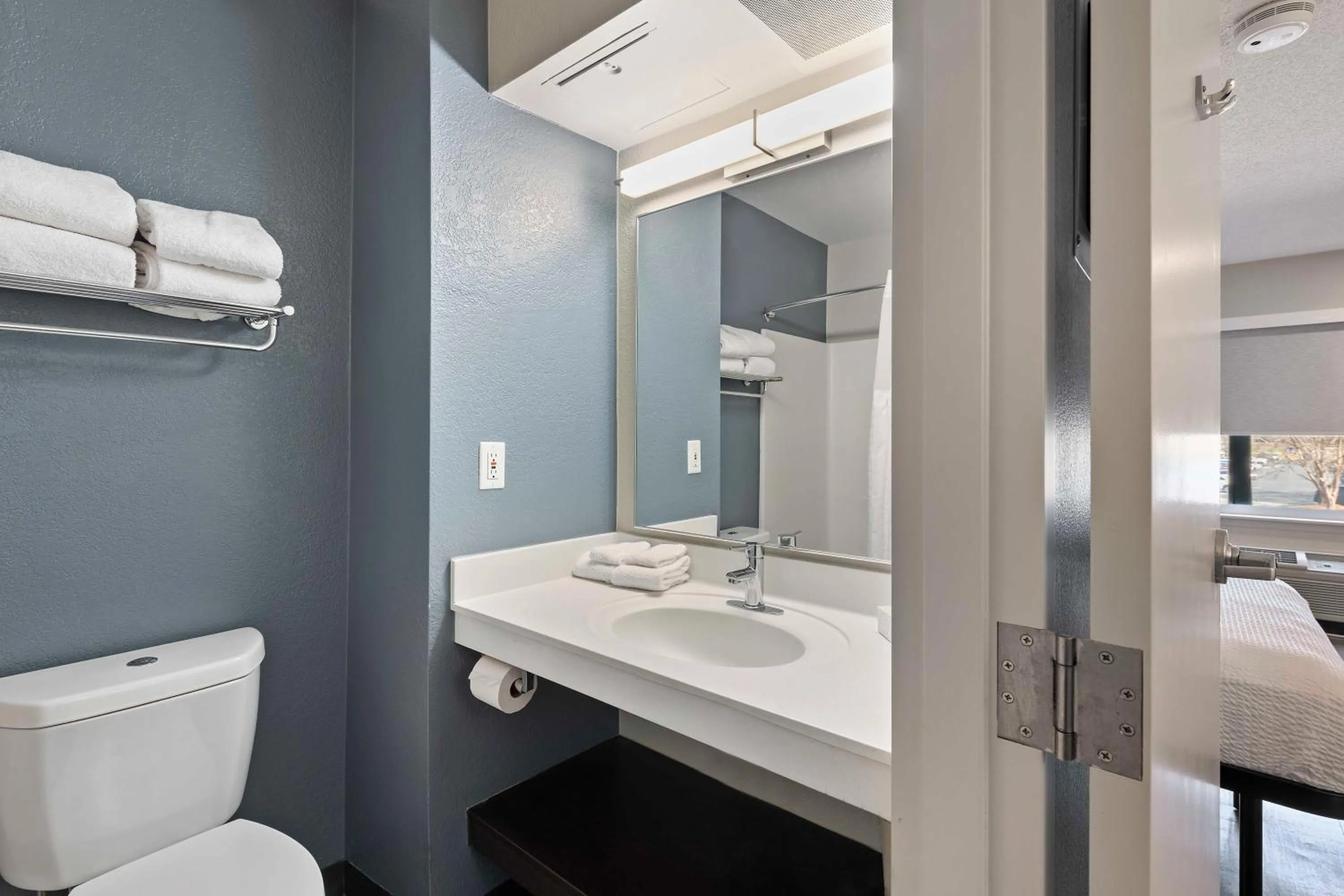 Bathroom in Extended Stay America Suites - Charlotte - University Place