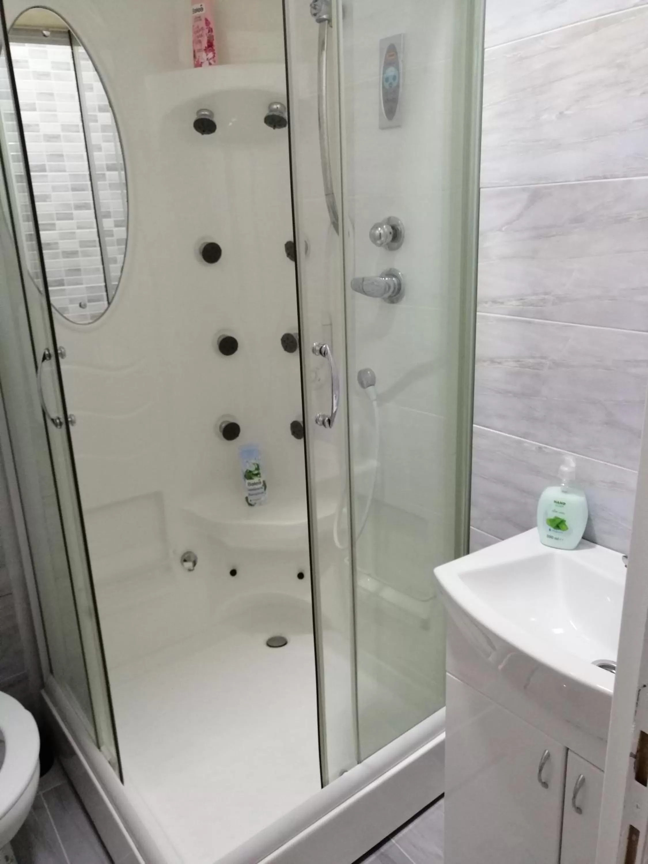 Bathroom in Guest House GOLDEN COIN