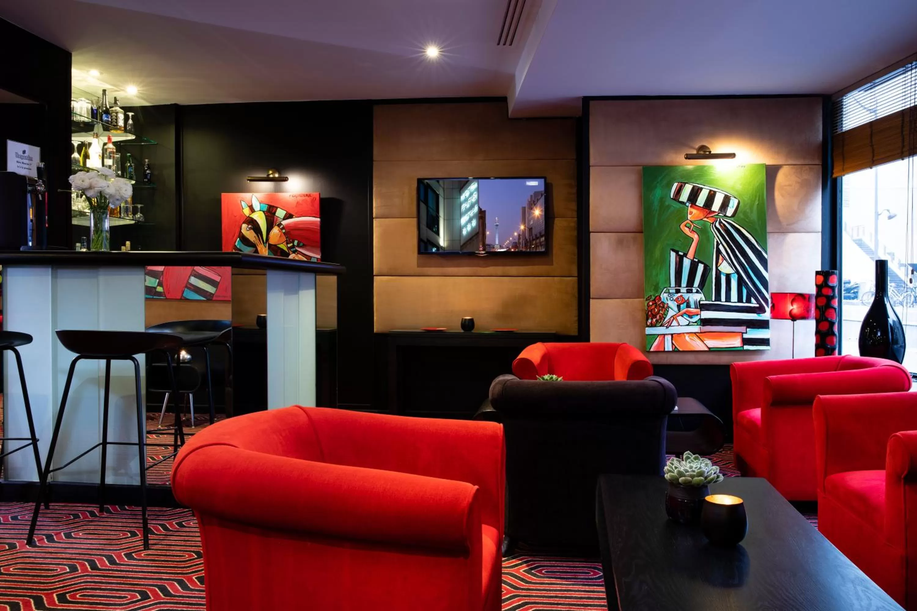 Communal lounge/ TV room in Paris Bastille