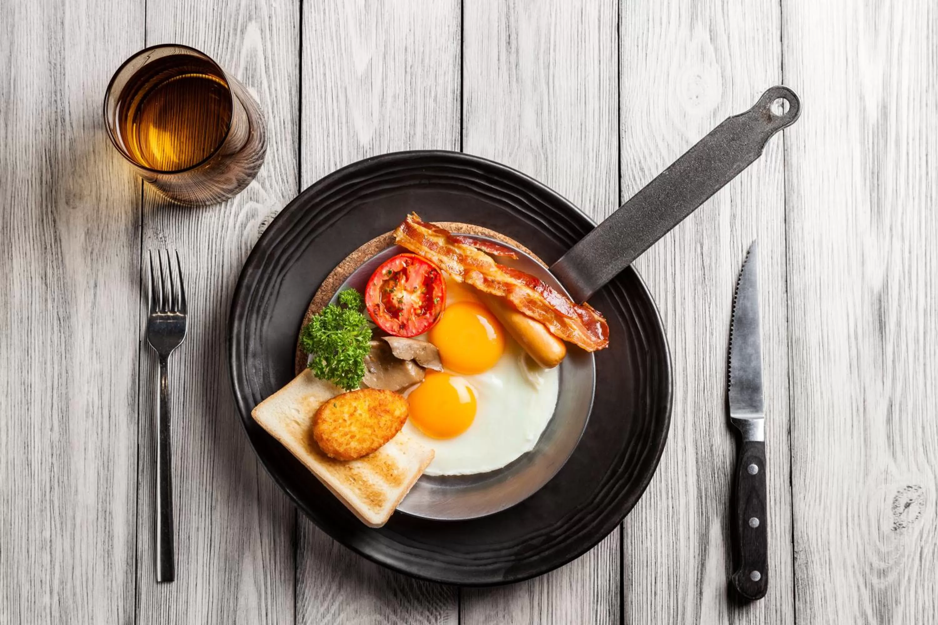 Restaurant/places to eat in Hotel Indigo Bangkok Wireless Road by IHG