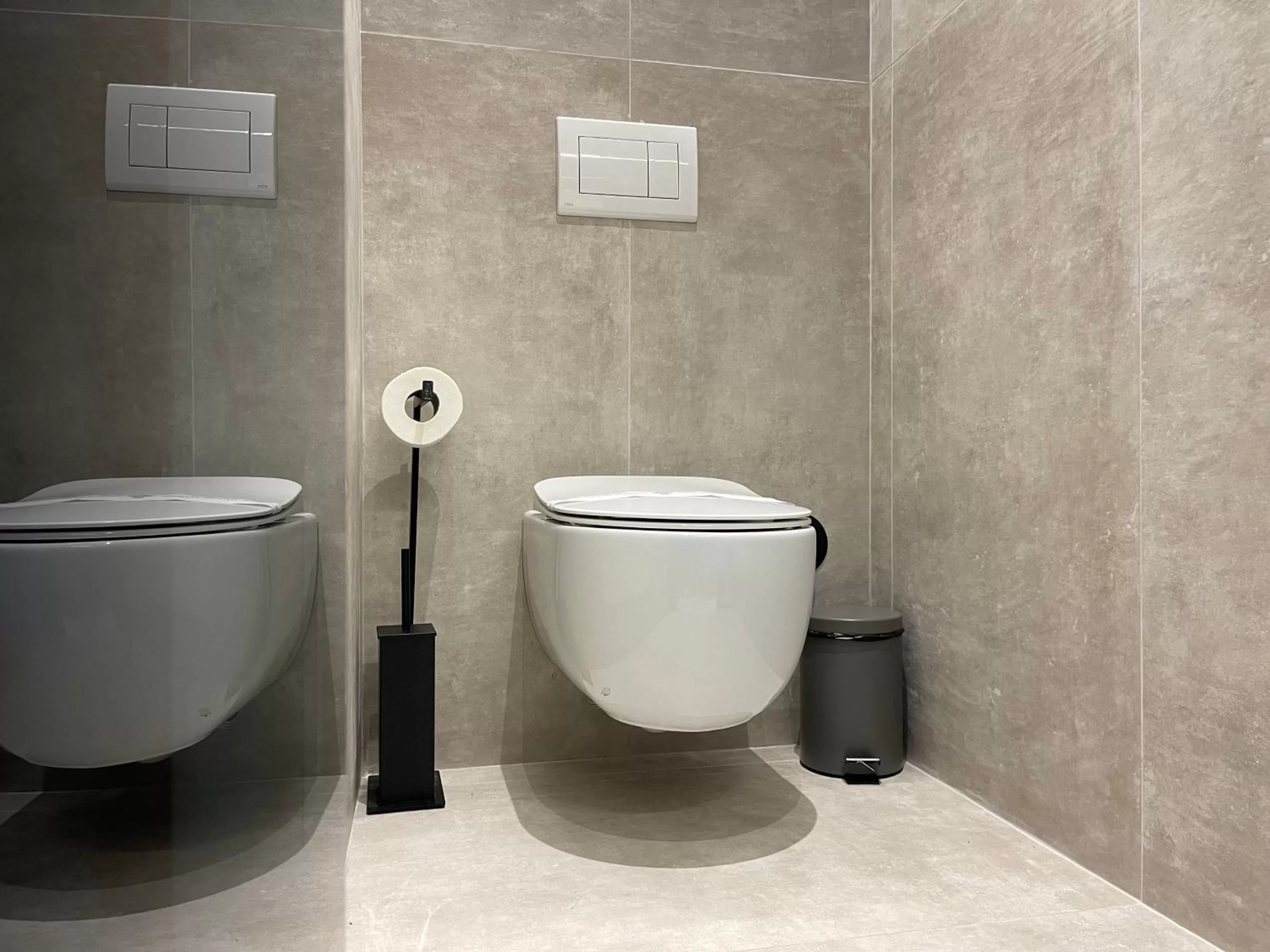 Toilet, Bathroom in Ambassador Skyline Apartments