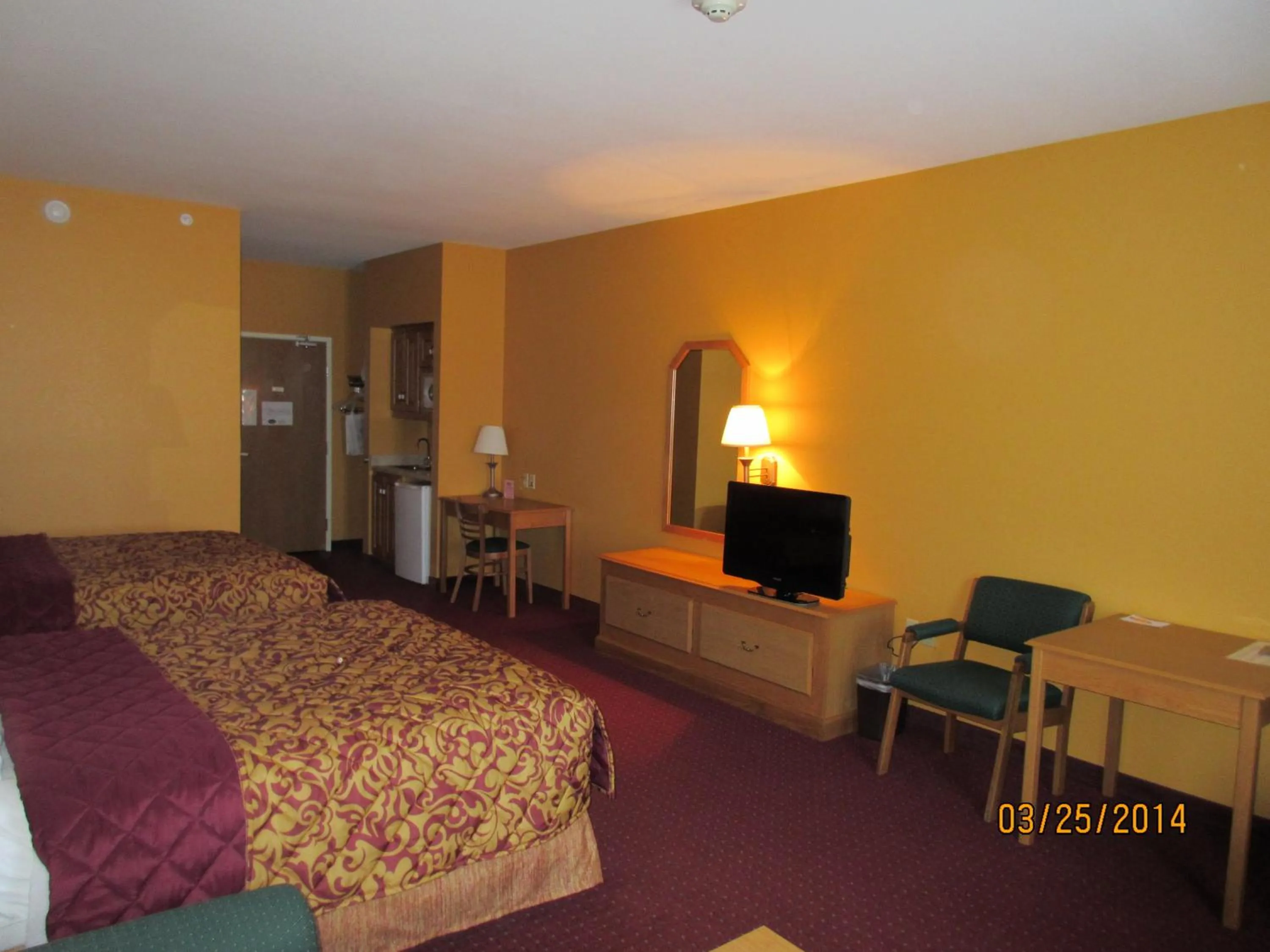 Photo of the whole room, Bed in Parkfield Inn - Warsaw