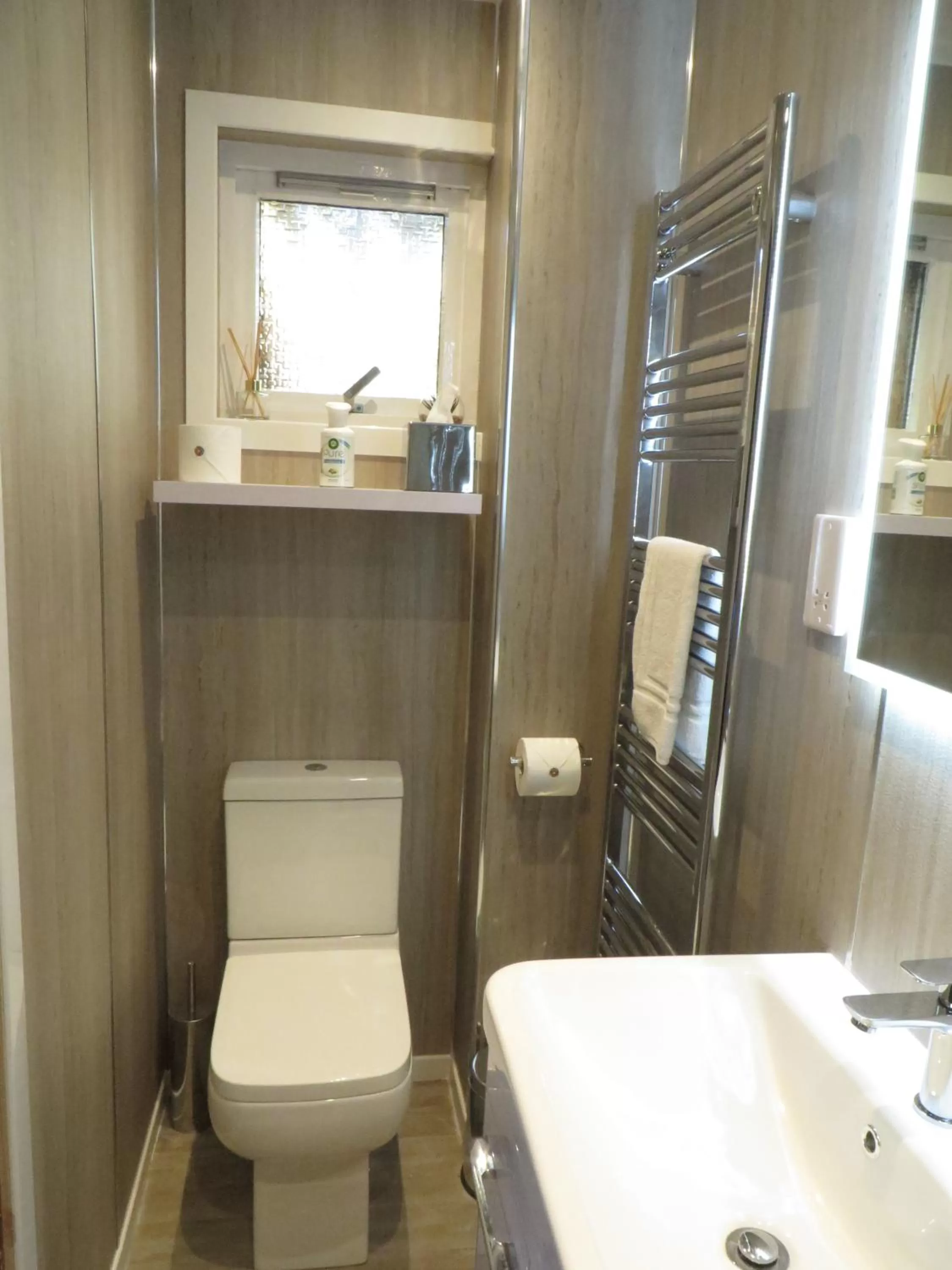 Bathroom in Eriskay B&B and Aviemore Glamping