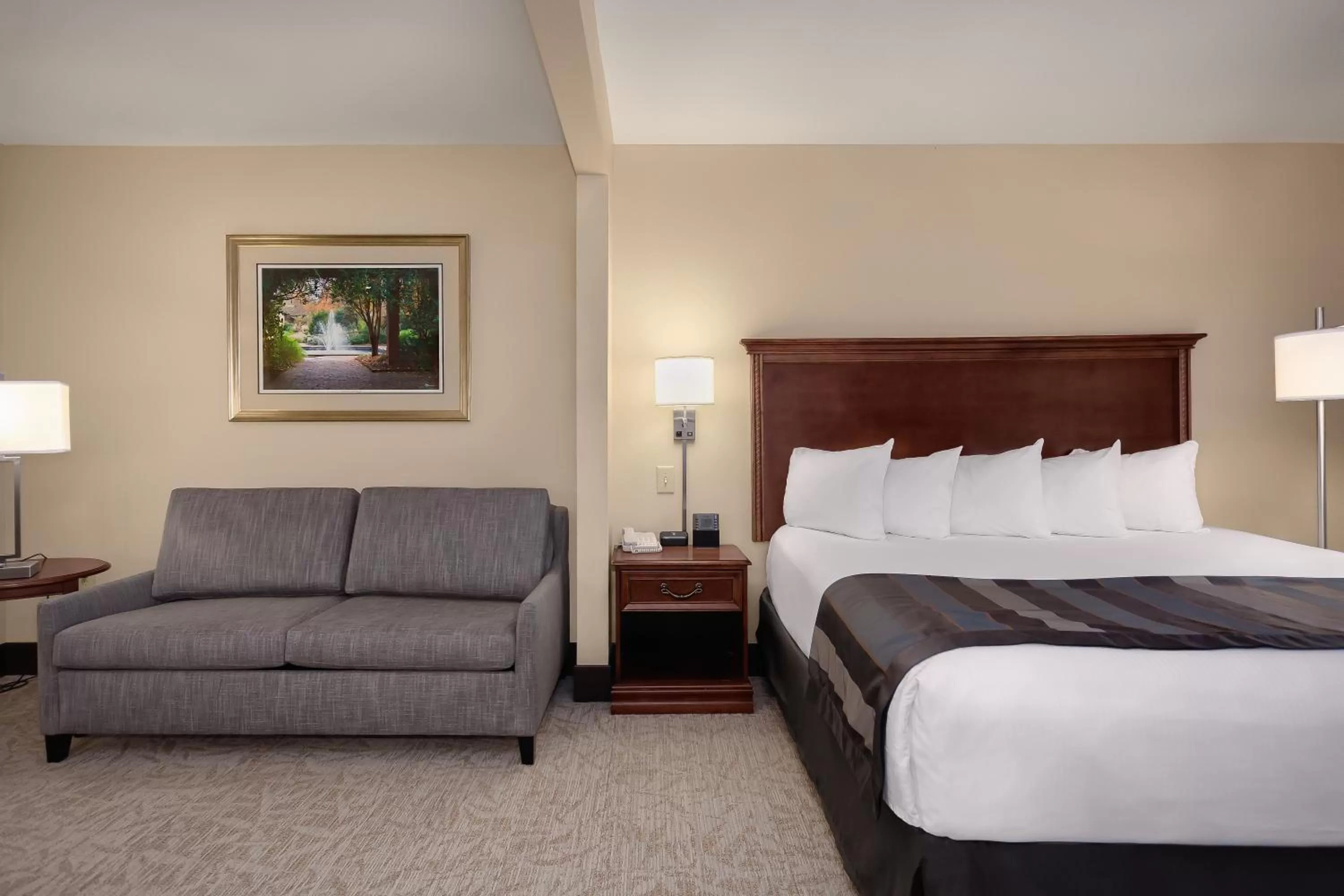 Bed in Lexington Expo Hotel by IHG