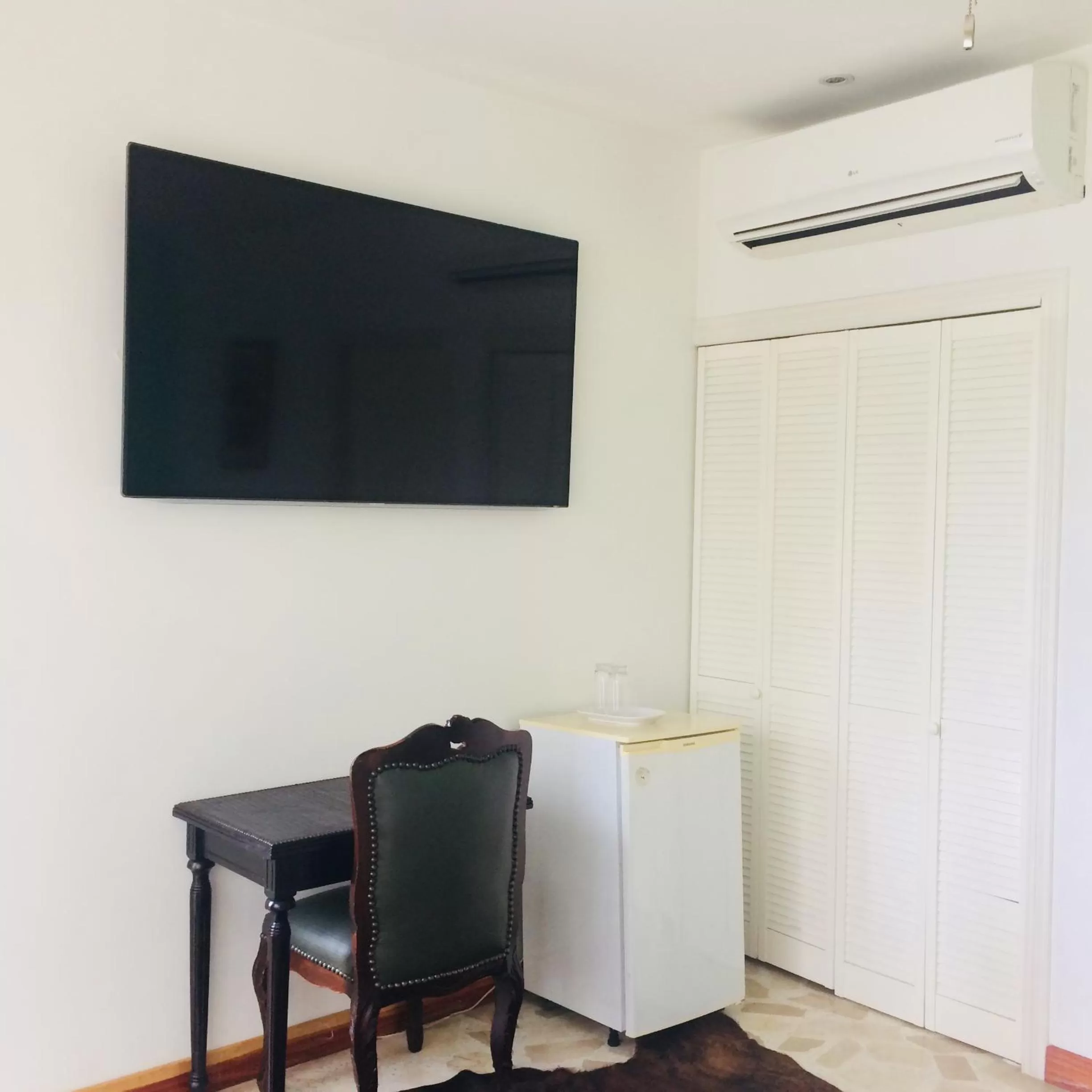 Decorative detail, TV/Entertainment Center in Hotel Boutique Villa Casuarinas