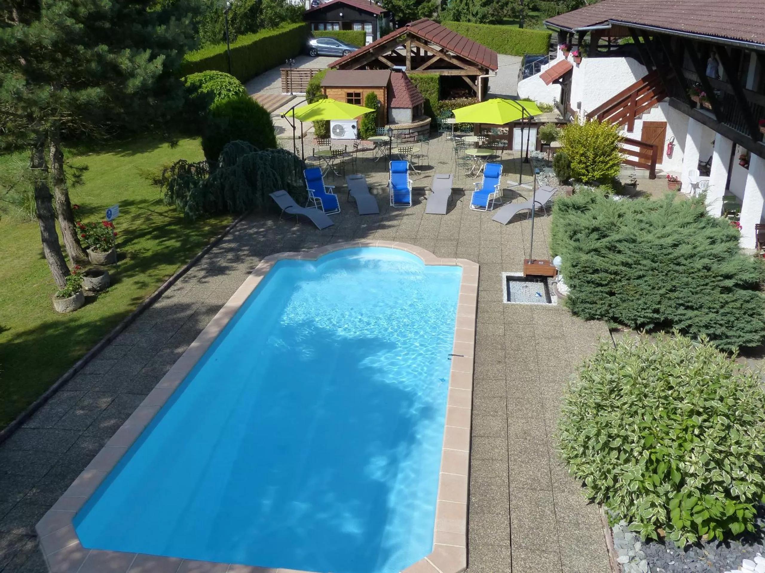 Swimming pool in La Vieille Ferme