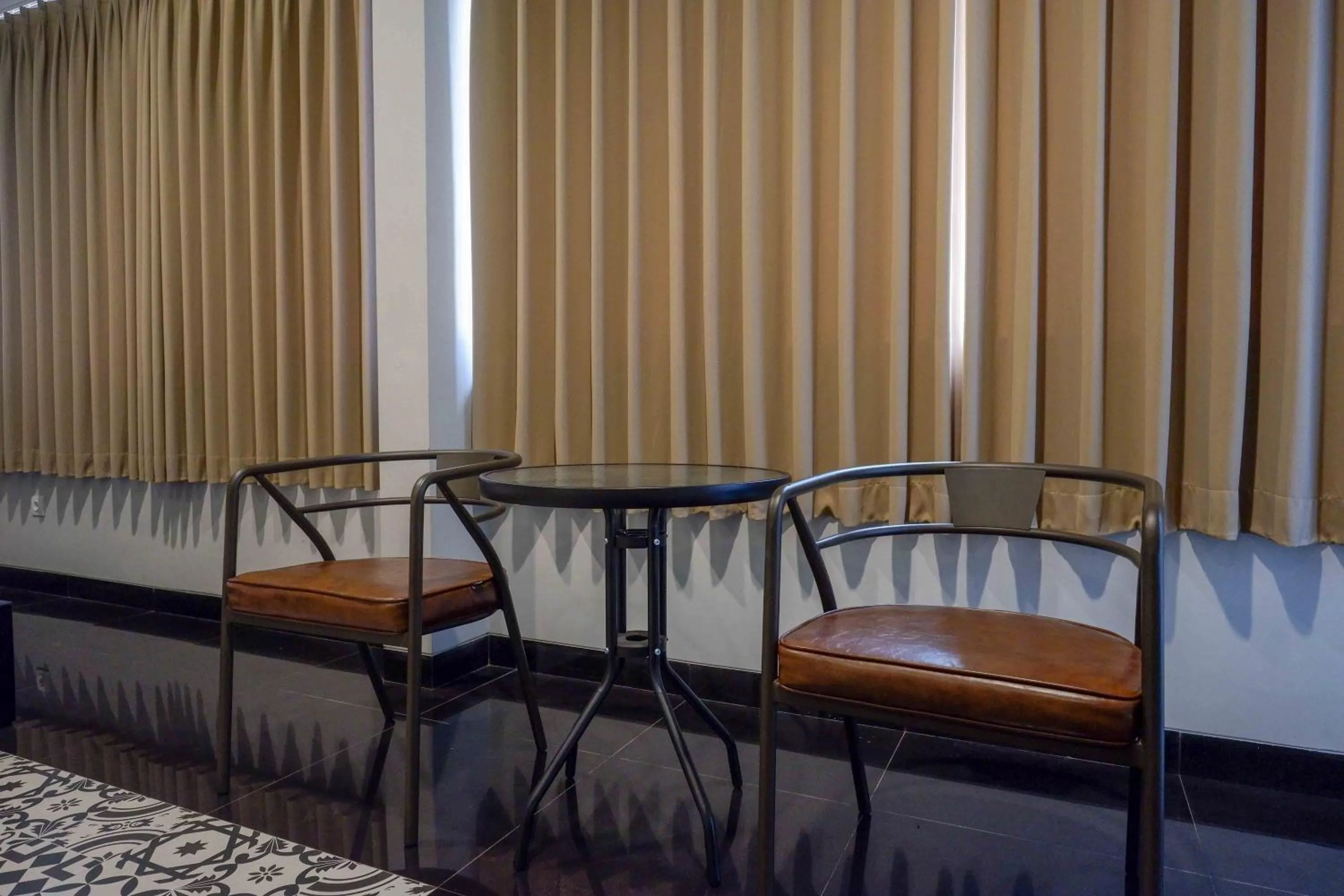 Bedroom in Sans Hotel Empress Simpang Lima