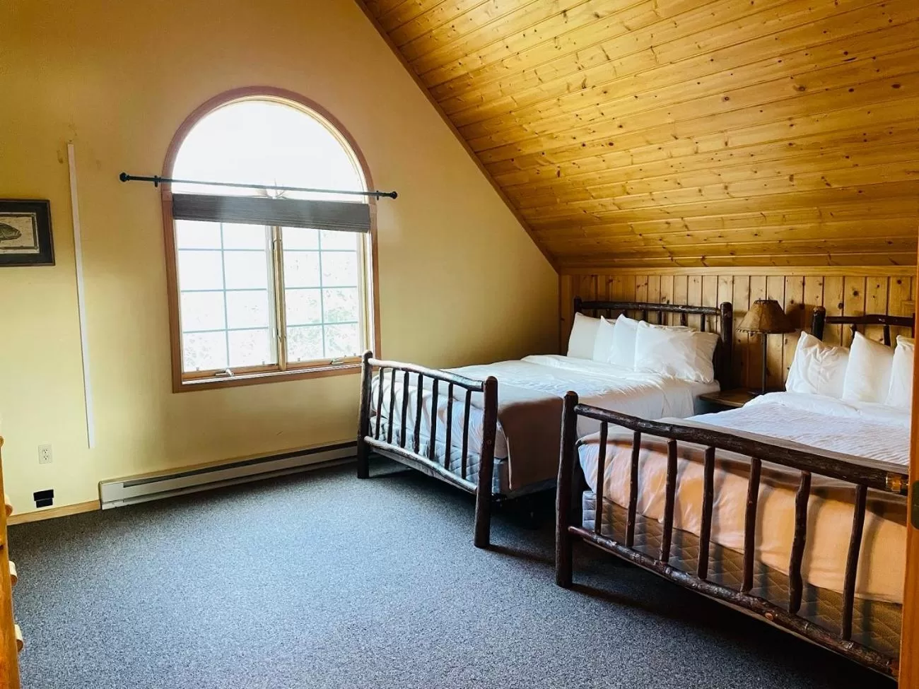 Bedroom, Bed in Drummond Island Resort