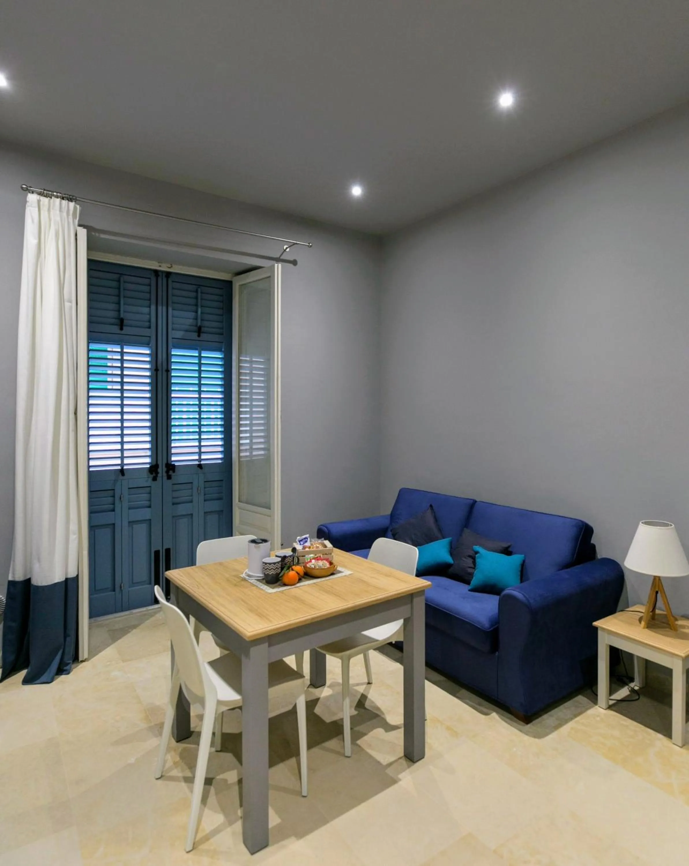 Living room in ZIBIBBO SUITES & ROOMS - Aparthotel in Centro Storico a Trapani