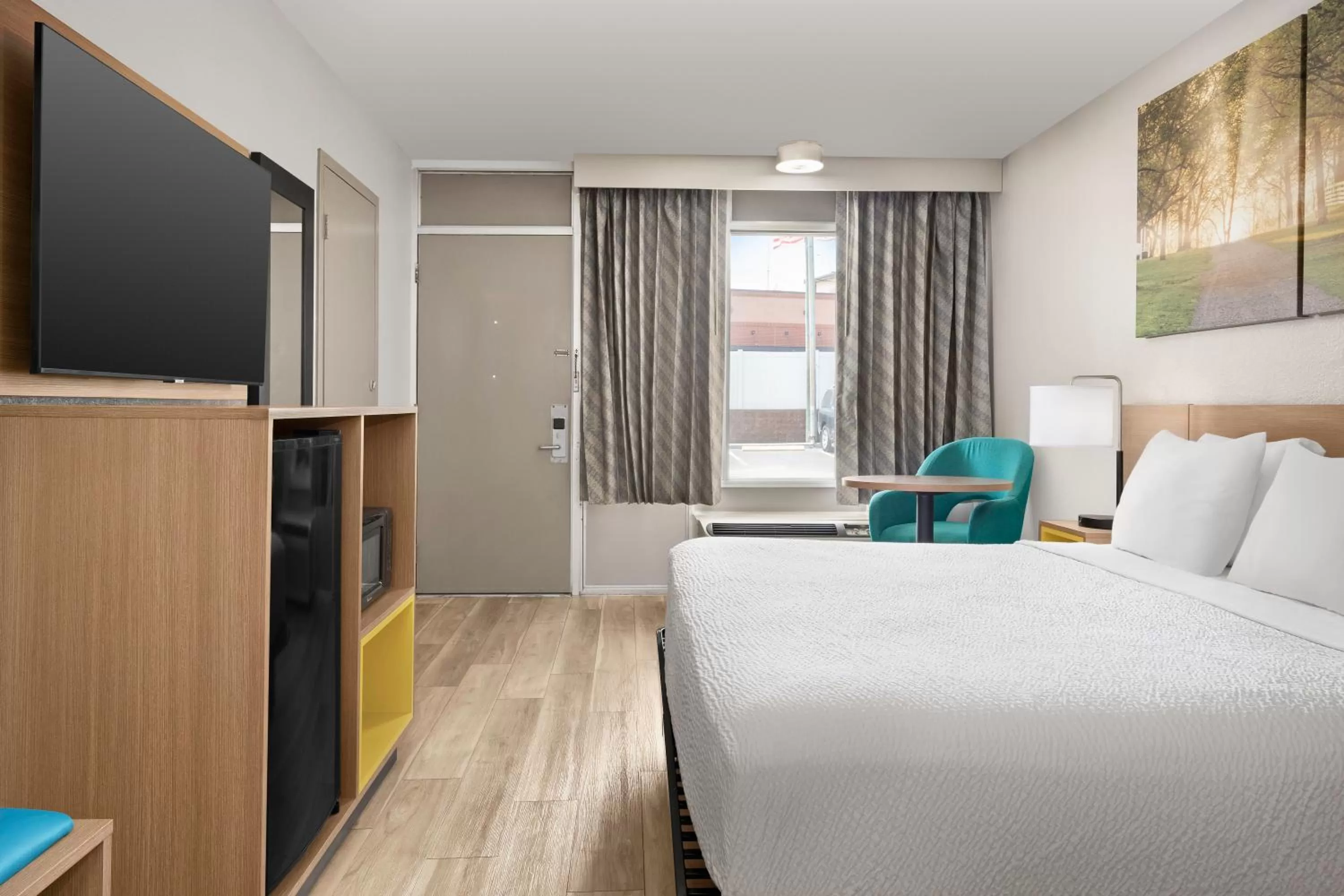 Bedroom, Bed in Days Inn by Wyndham Lake City I-75