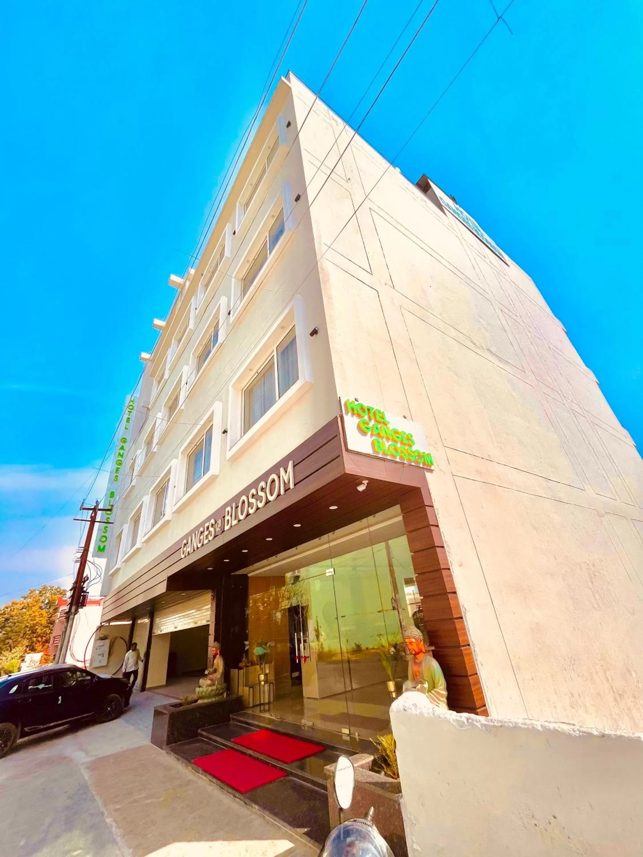Property Building in Hotel Gange, Haridwar