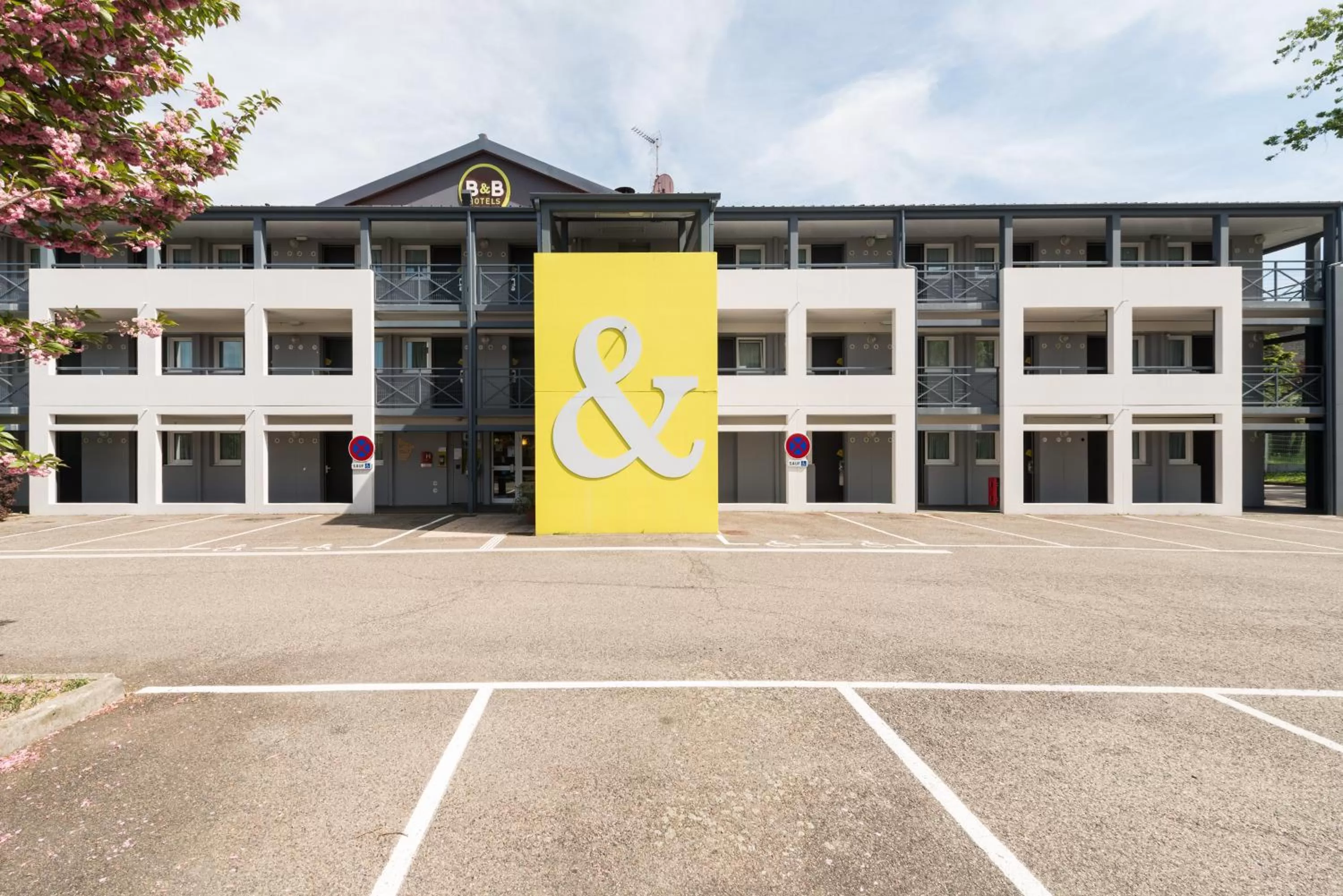 B&B HOTEL Saint-Etienne La Terrasse