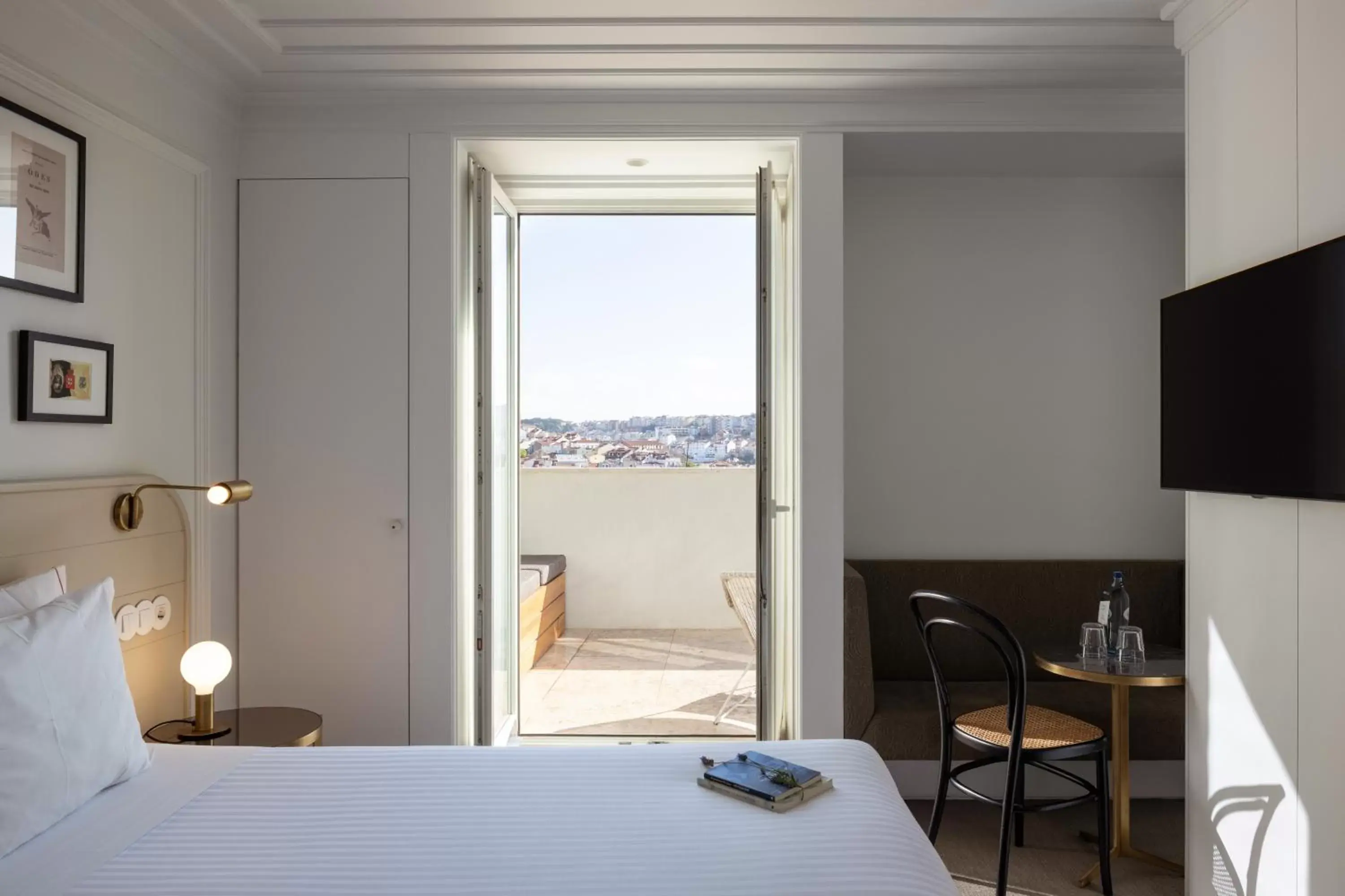Double Room with Terrace and View in Lisboa Pessoa Hotel Double Room with Terrace and View in Lisboa Pessoa Hotel