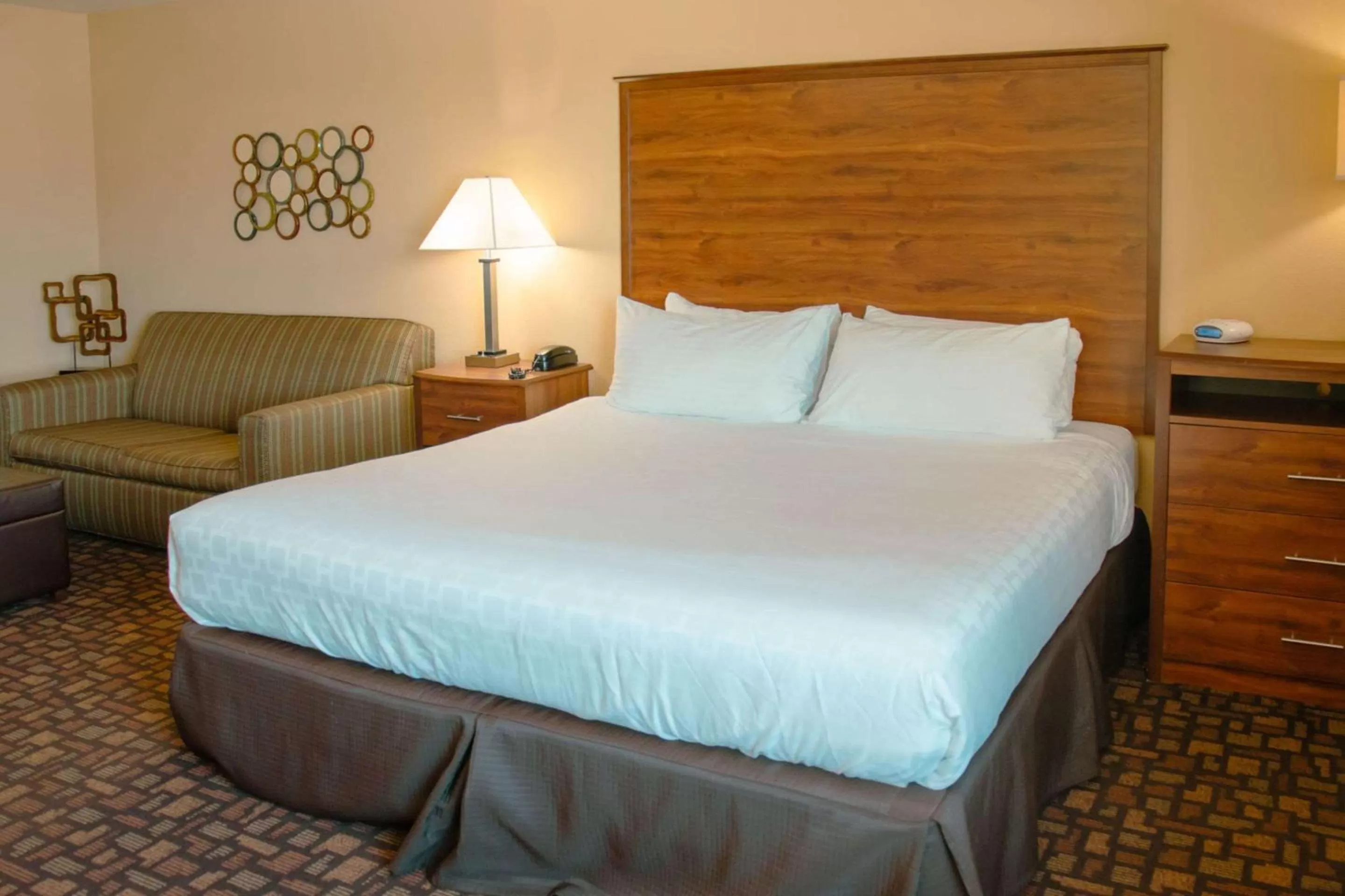 Bedroom, Bed in Grand Forks Lodge and Suites