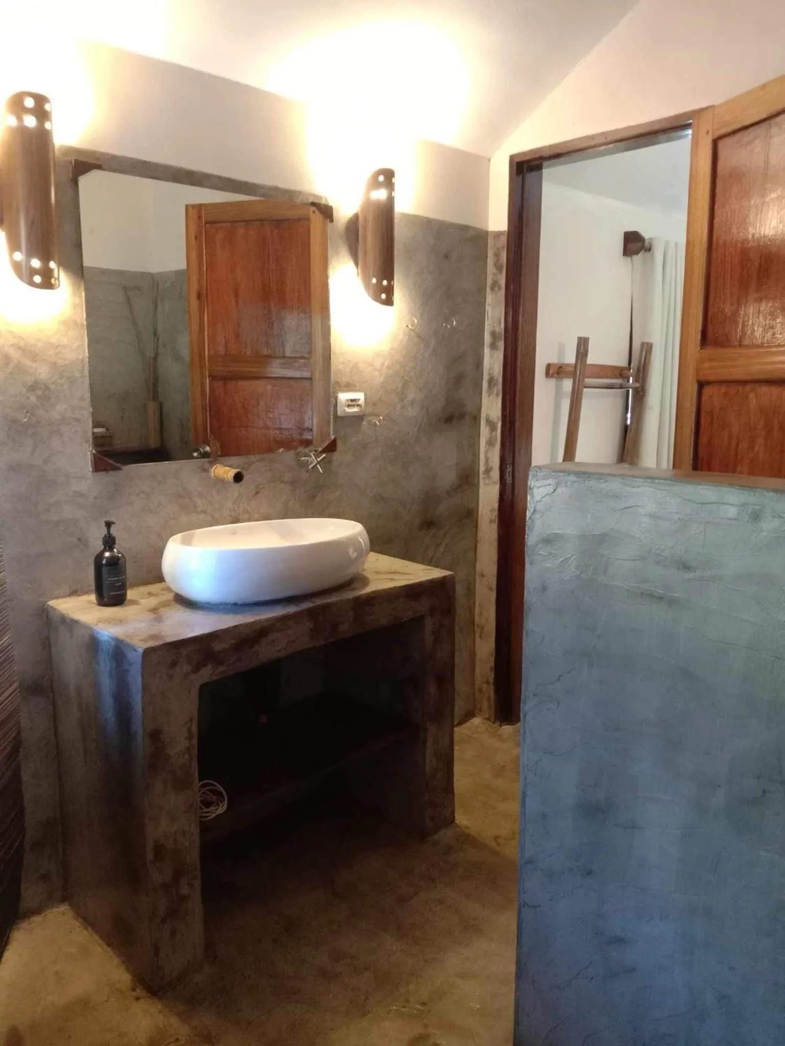 Bathroom, Bed in Happiness Boutique Resort El Nido