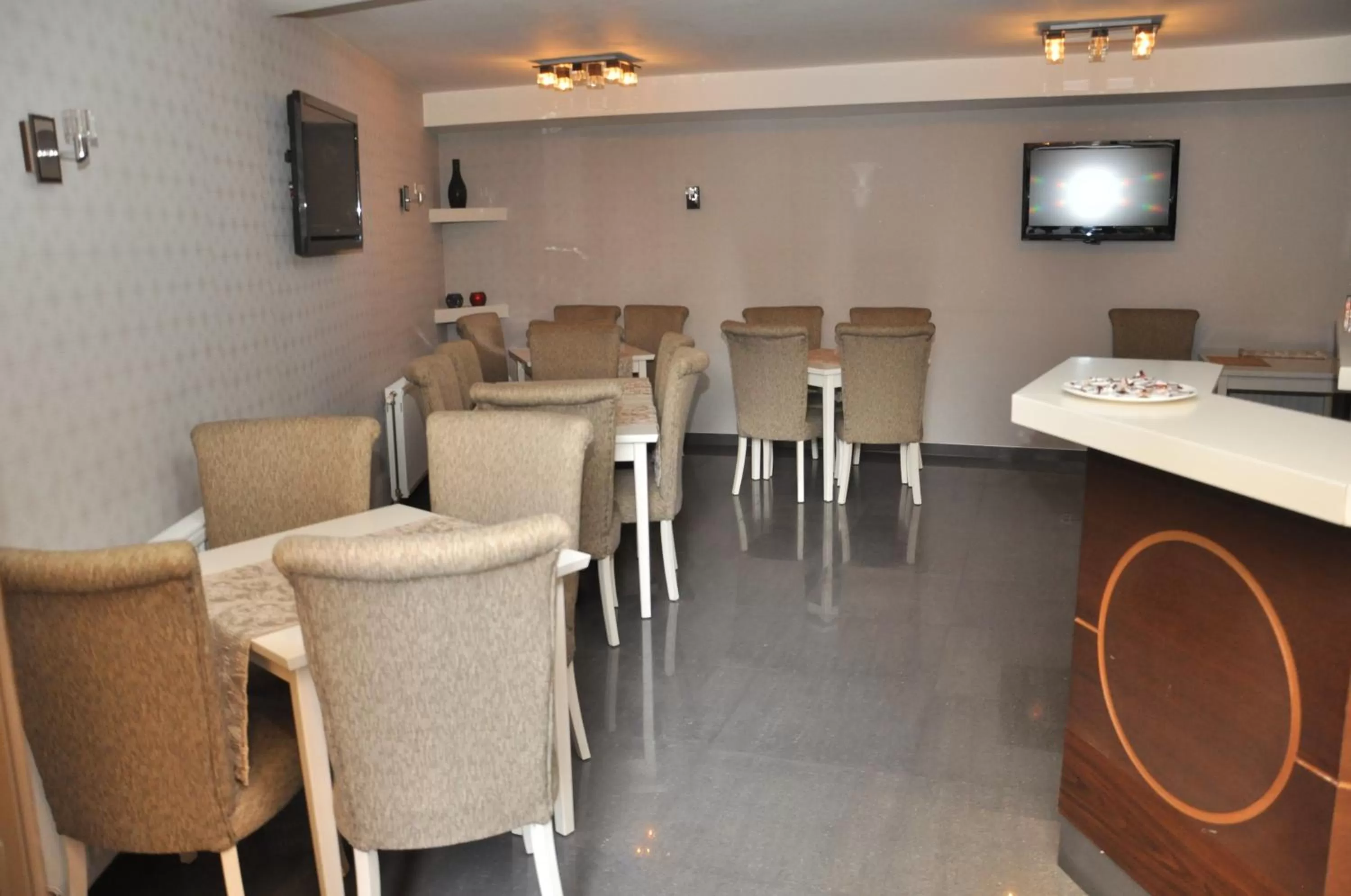 Lounge or bar, Restaurant/Places to Eat in Hotel Prima