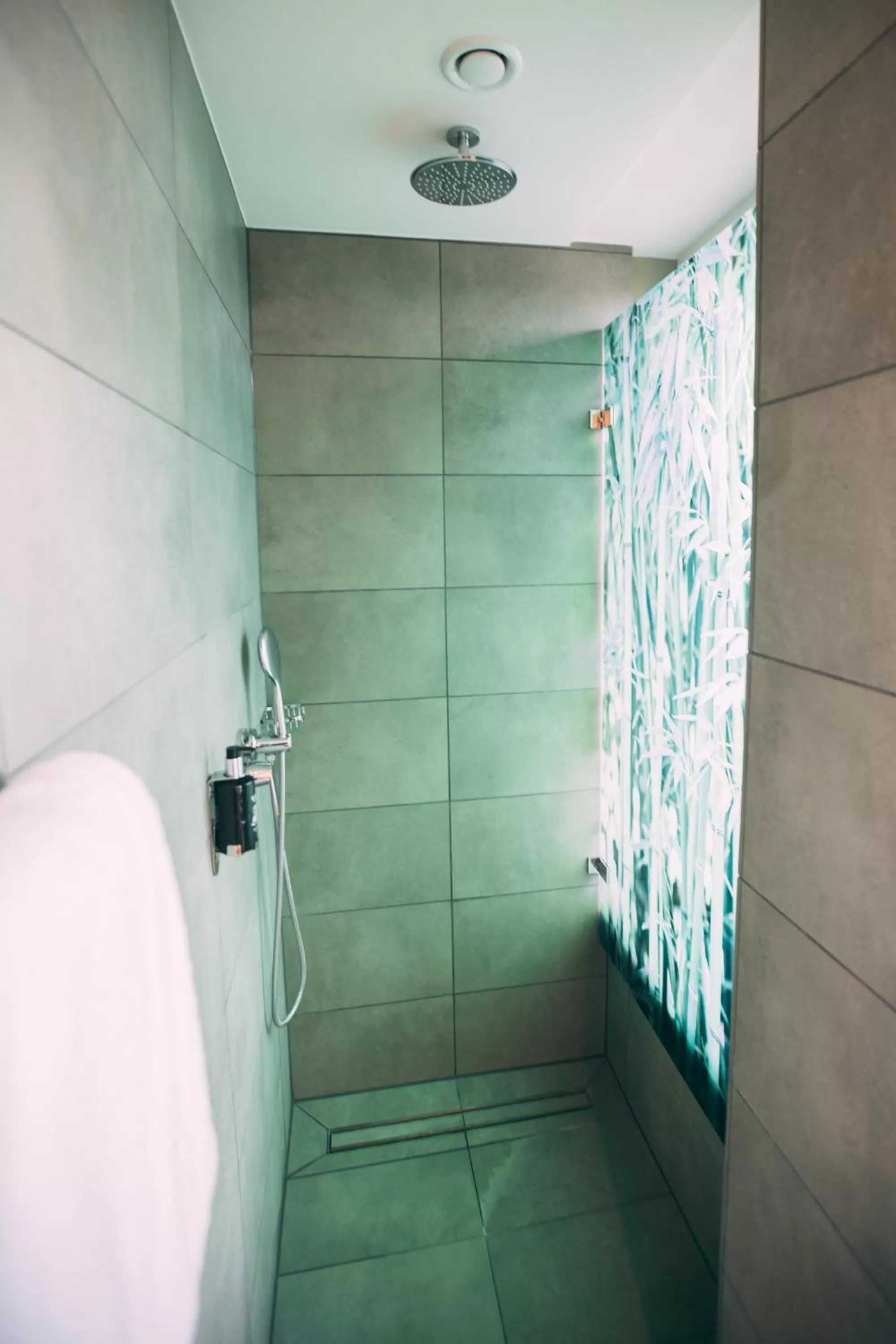 Bathroom in Me and All Hotel Dusseldorf, by Hyatt