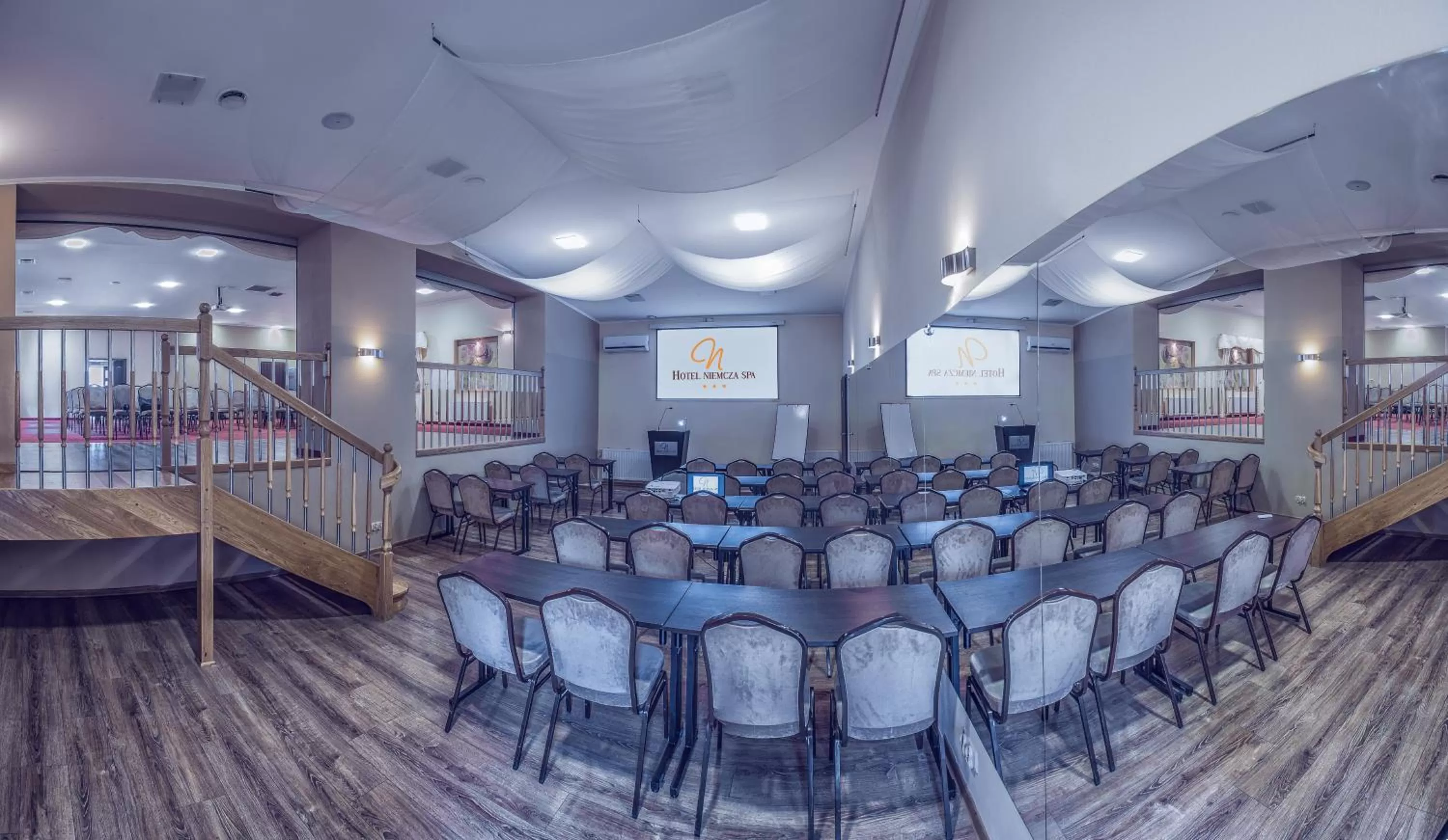Meeting/conference room in Hotel Niemcza Wino & Spa