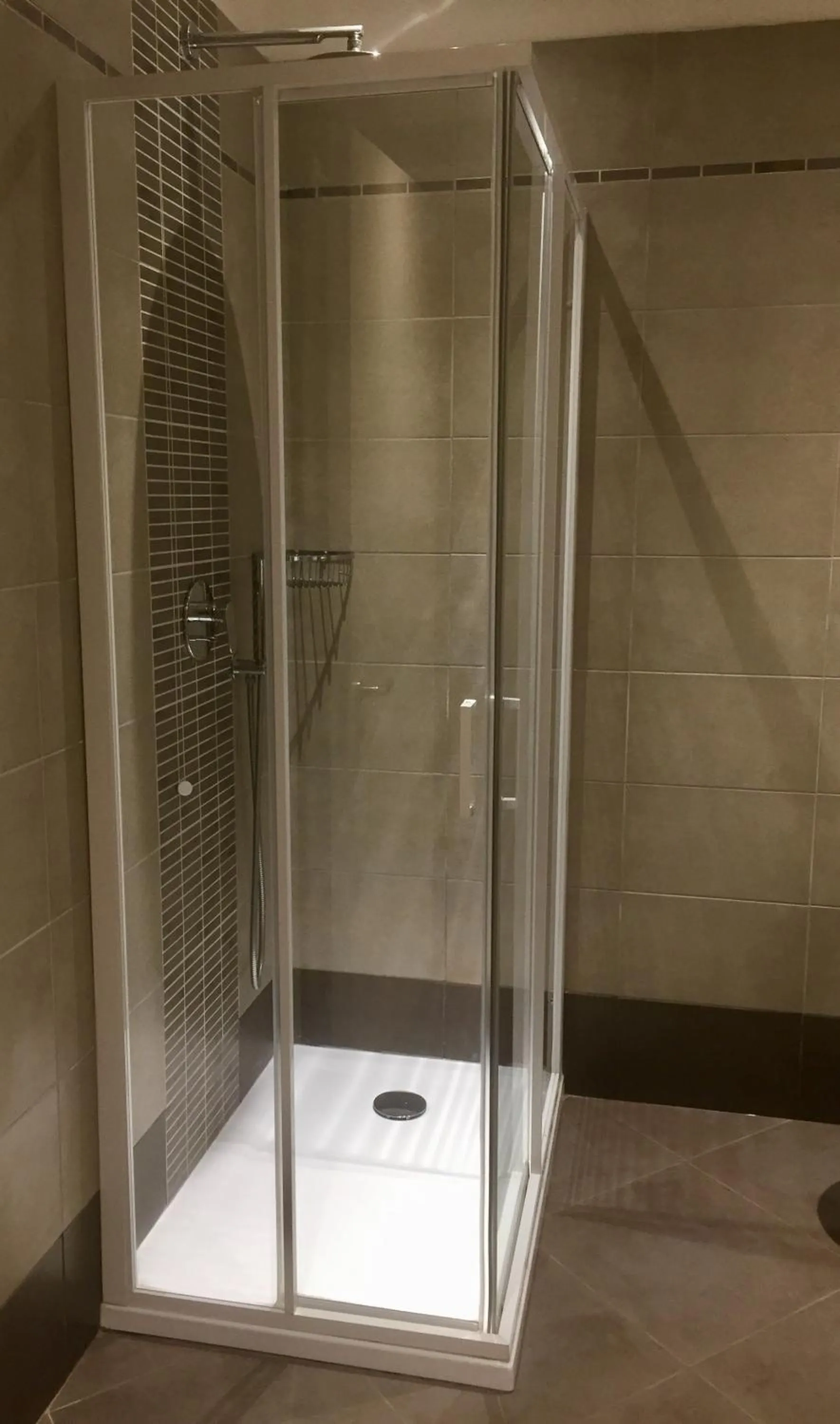 Shower in Hotel Cristallo di La Rosetta Srl