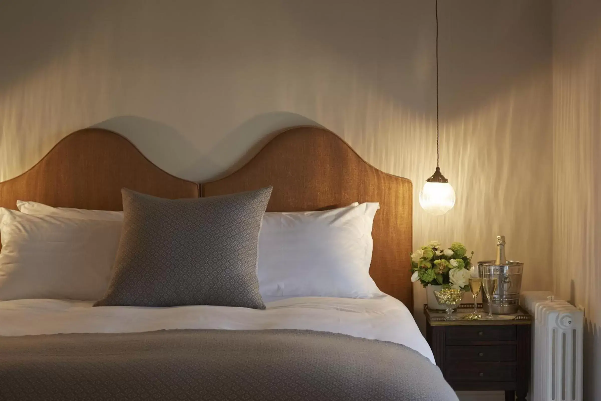 Deluxe Suite with Balcony and Sea View in Albion House at Ramsgate Deluxe Suite with Balcony and Sea View in Albion House at Ramsgate