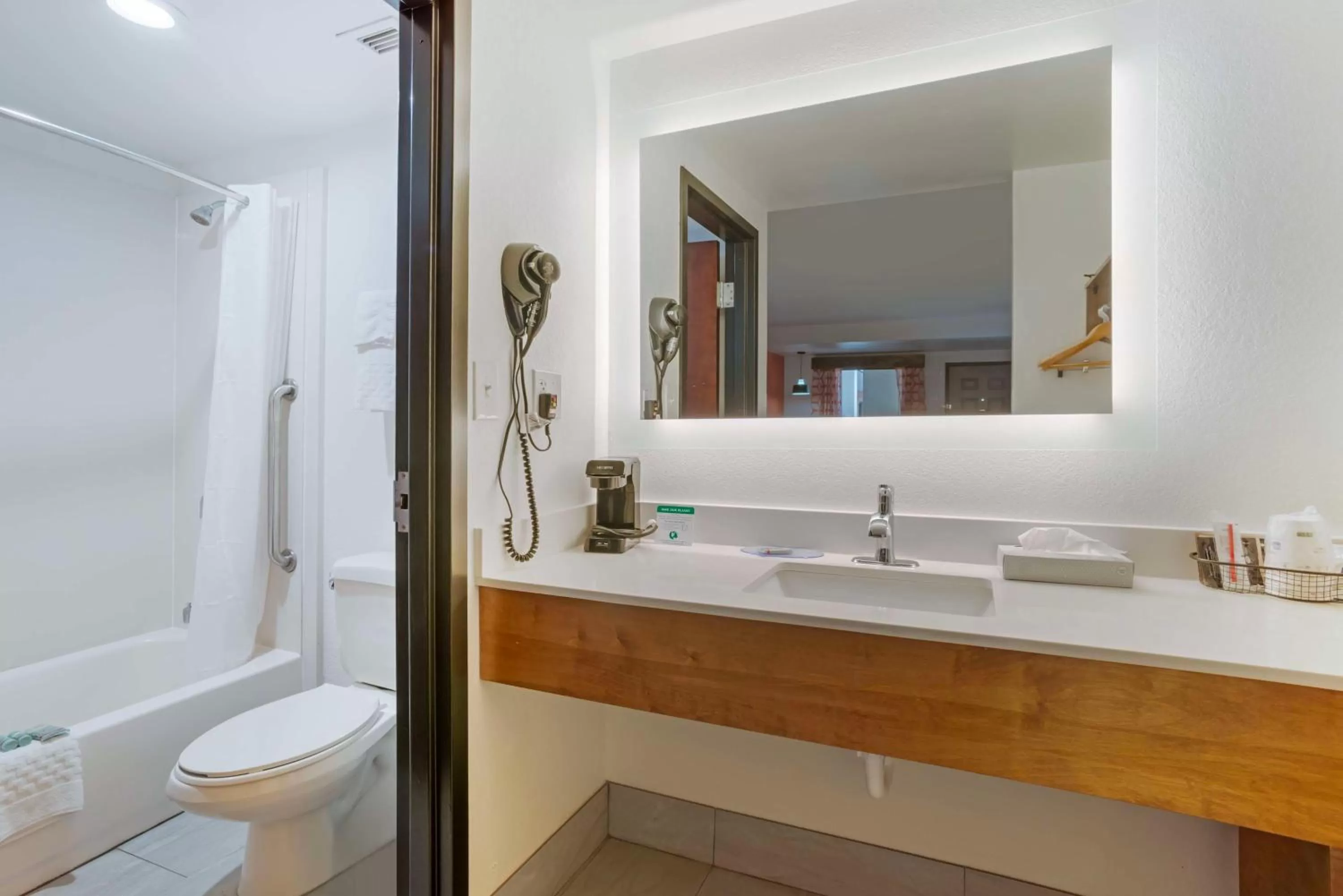 Bathroom in Best Western Statesville Inn