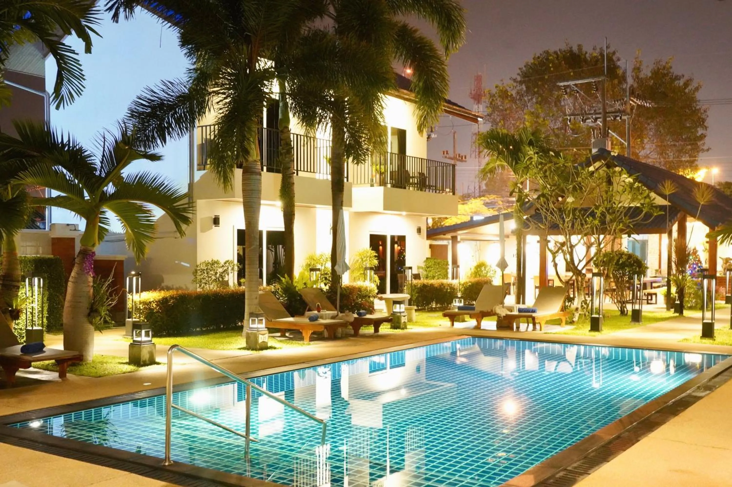 Swimming pool in Phuket Airport Hotel - SHA Extra Plus