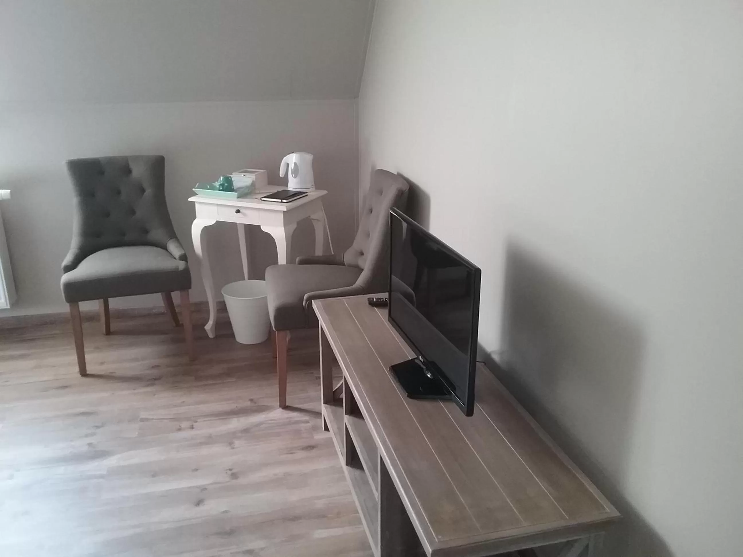 Coffee/tea facilities, TV/Entertainment Center in B&B De Dulle Koe