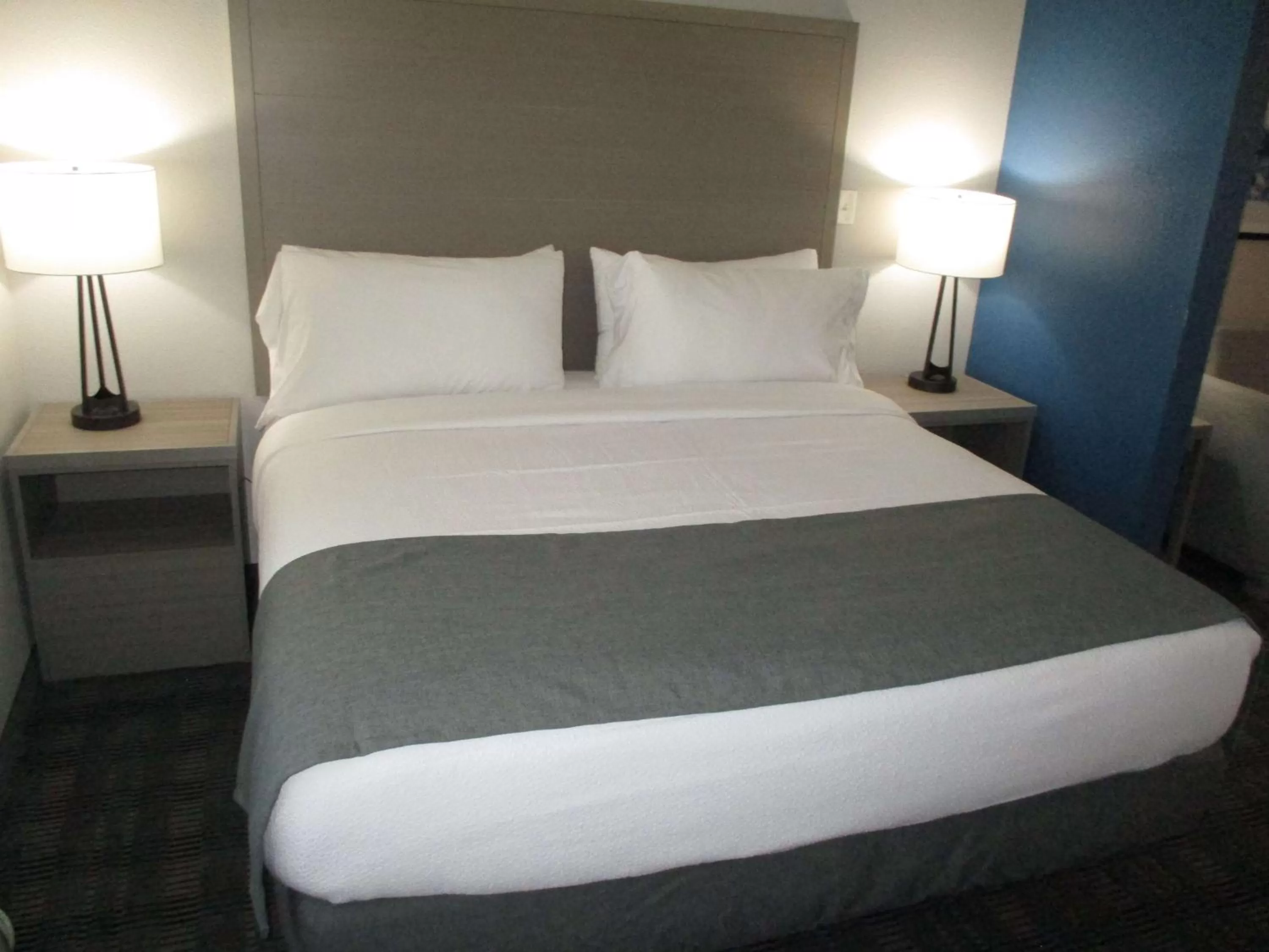 King Suite with Sofa Bed and Communication Assistance in Best Western Plus Chandler